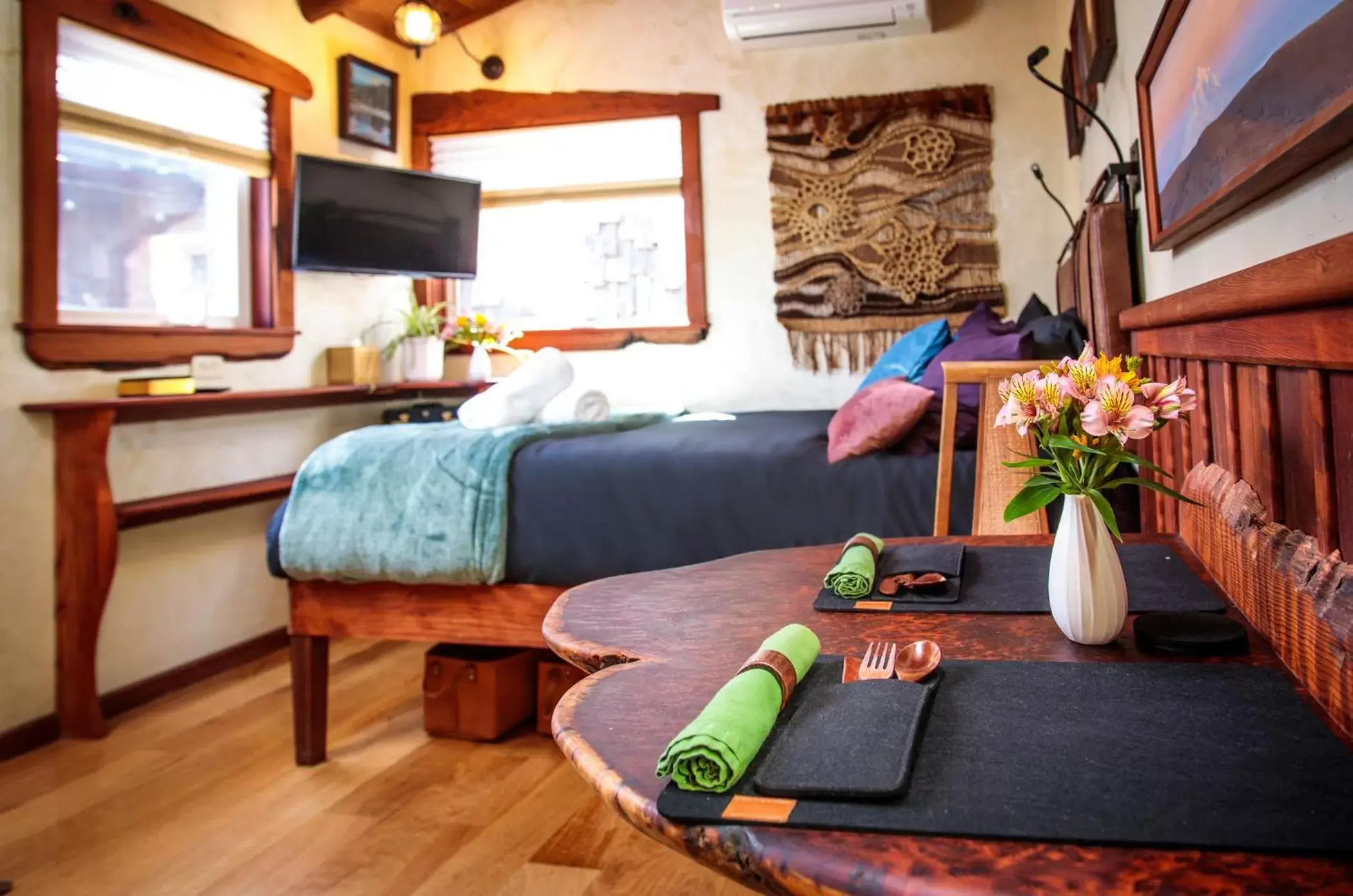 Studio in The Front Porch Hidden Oasis Studio in The Front Porch Hidden Oasis