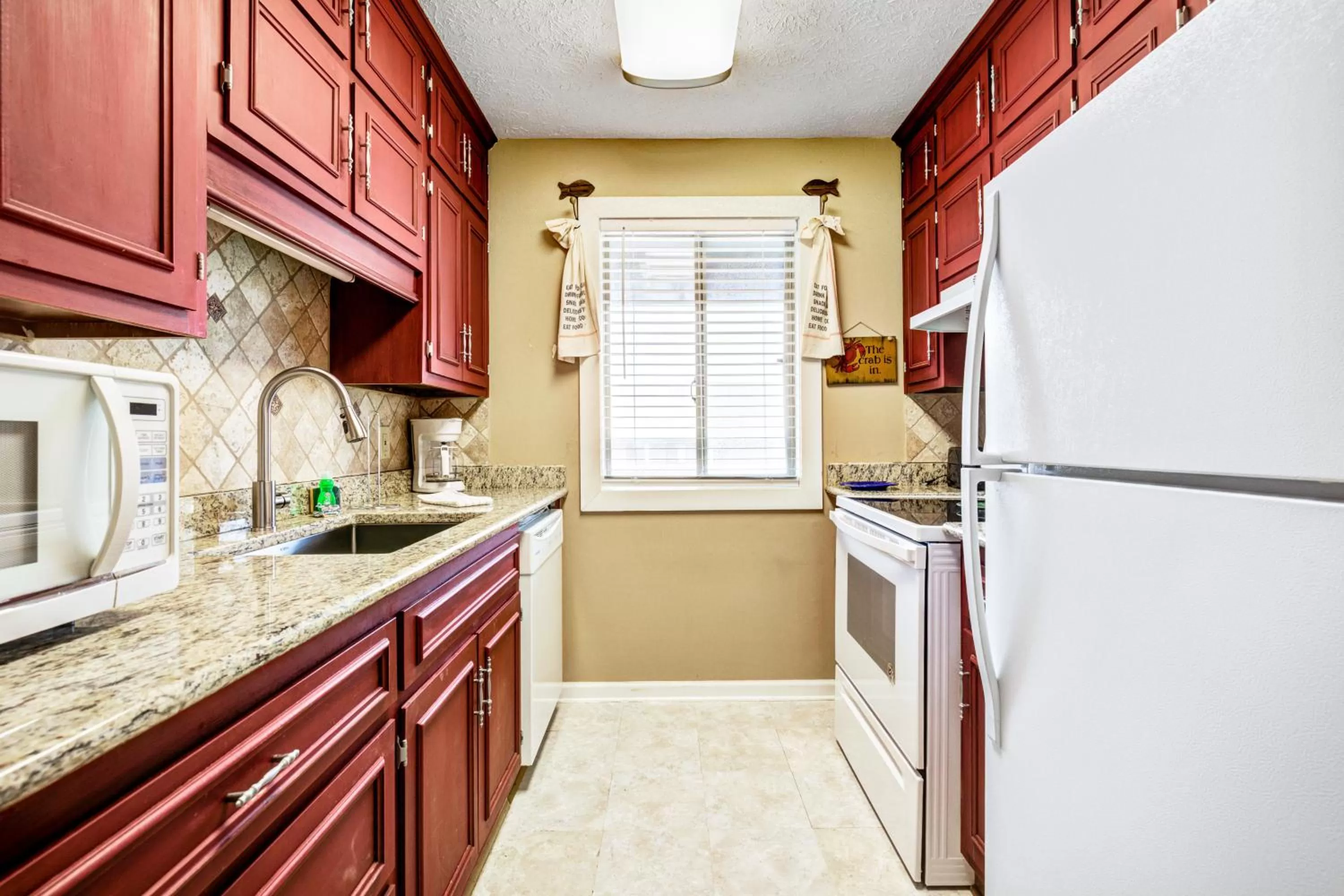 Kitchen/Kitchenette in Shipwatch Pointe I - F316