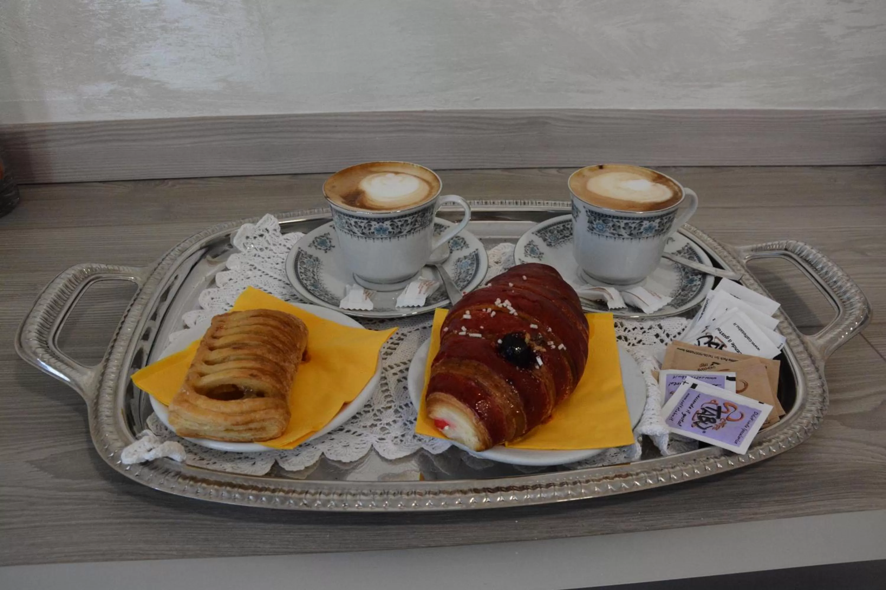 Food and drinks in Albano Station Rooms