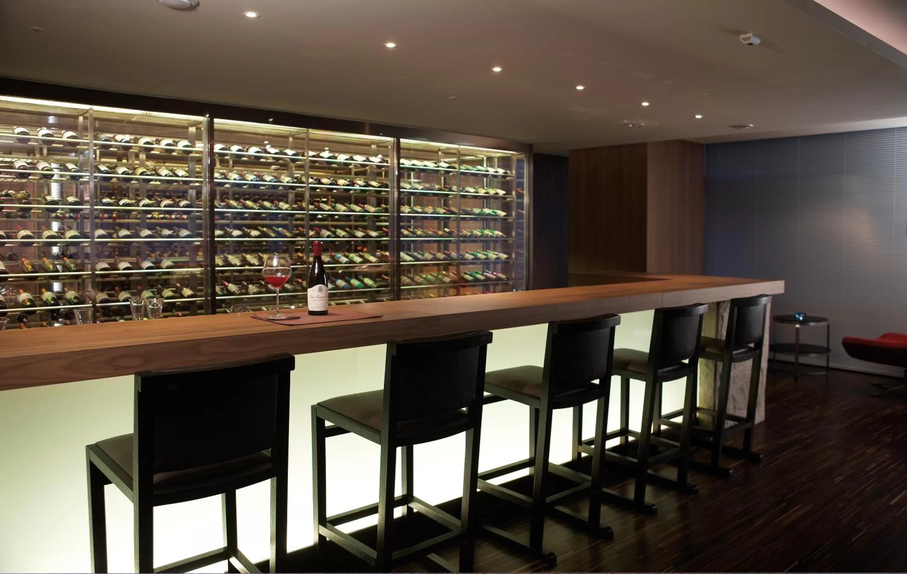 Restaurant/places to eat in The Classic 500 Pentaz Executive Residence