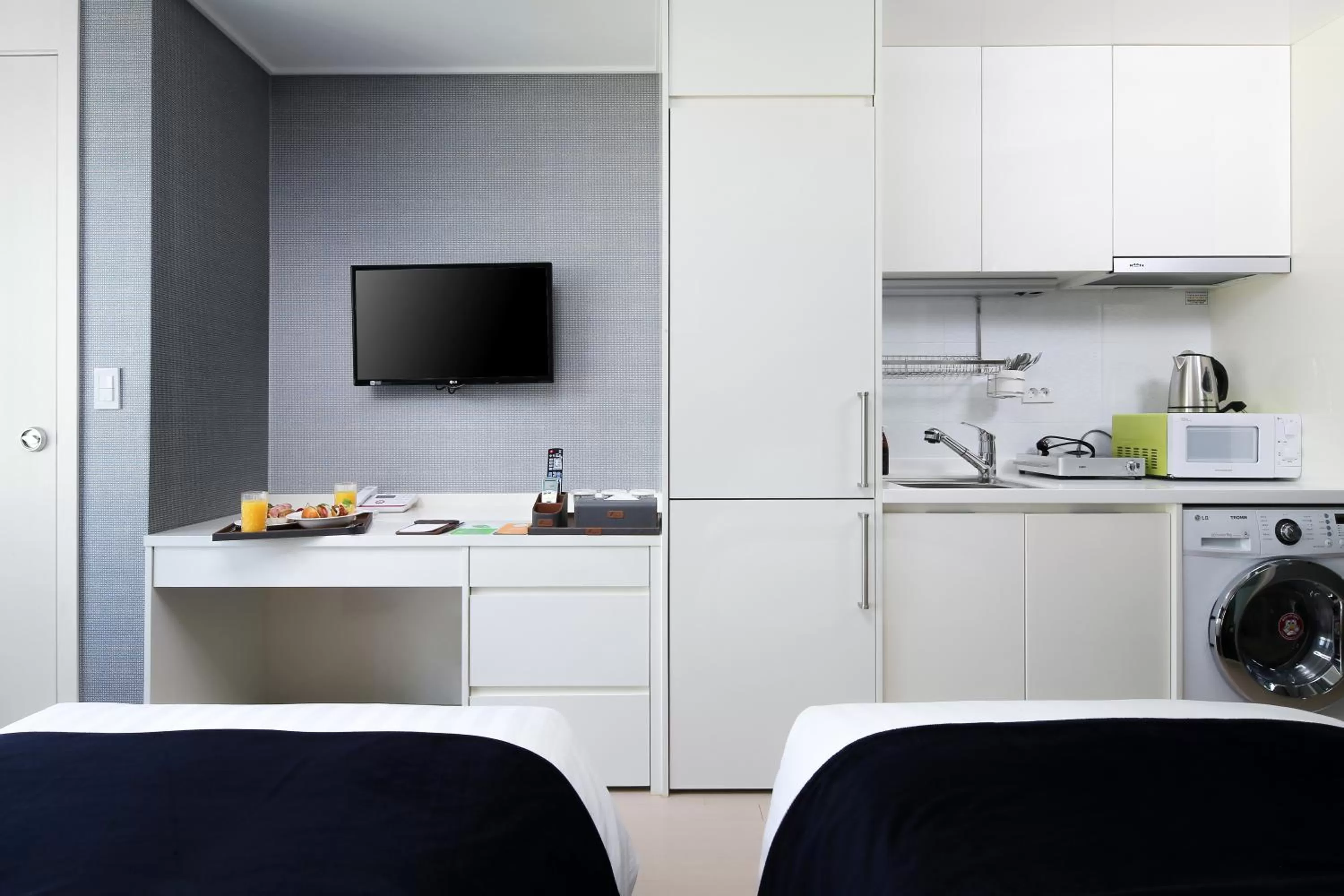 TV and multimedia in Ever8 Serviced Residence