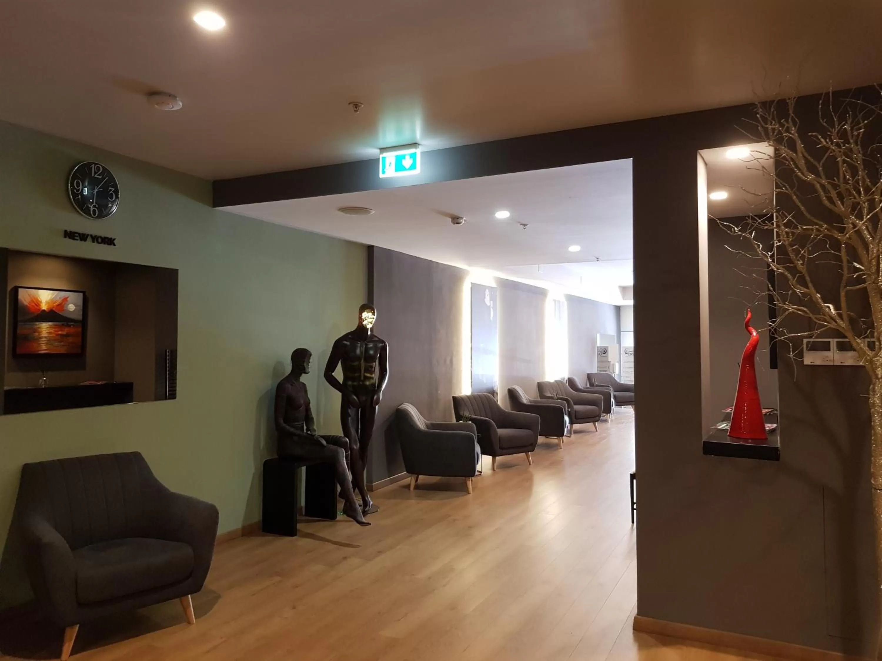 Communal lounge/ TV room in Hotel Europa Art Caserta