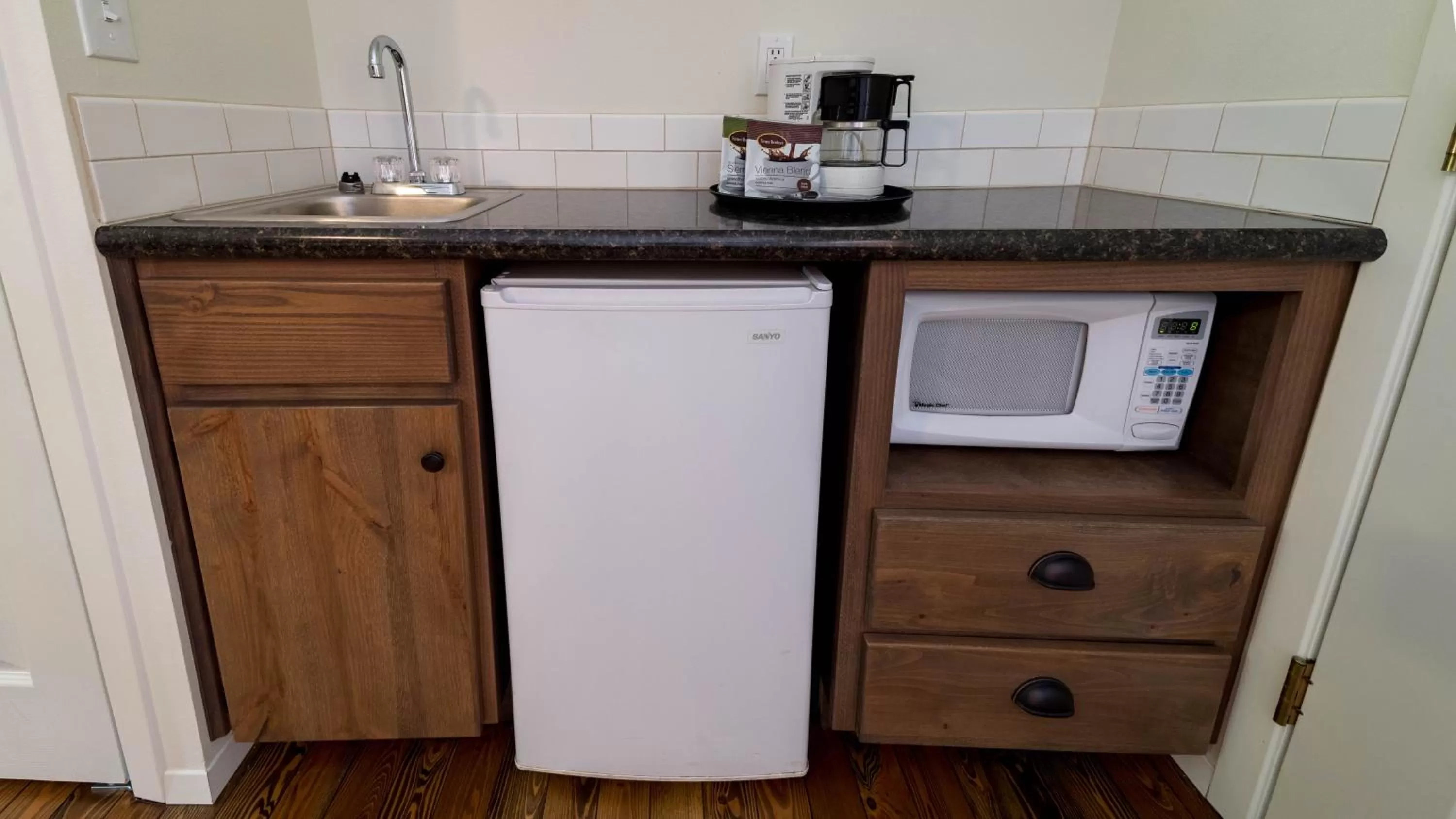 Kitchen or kitchenette in Eagle Cap Chalets