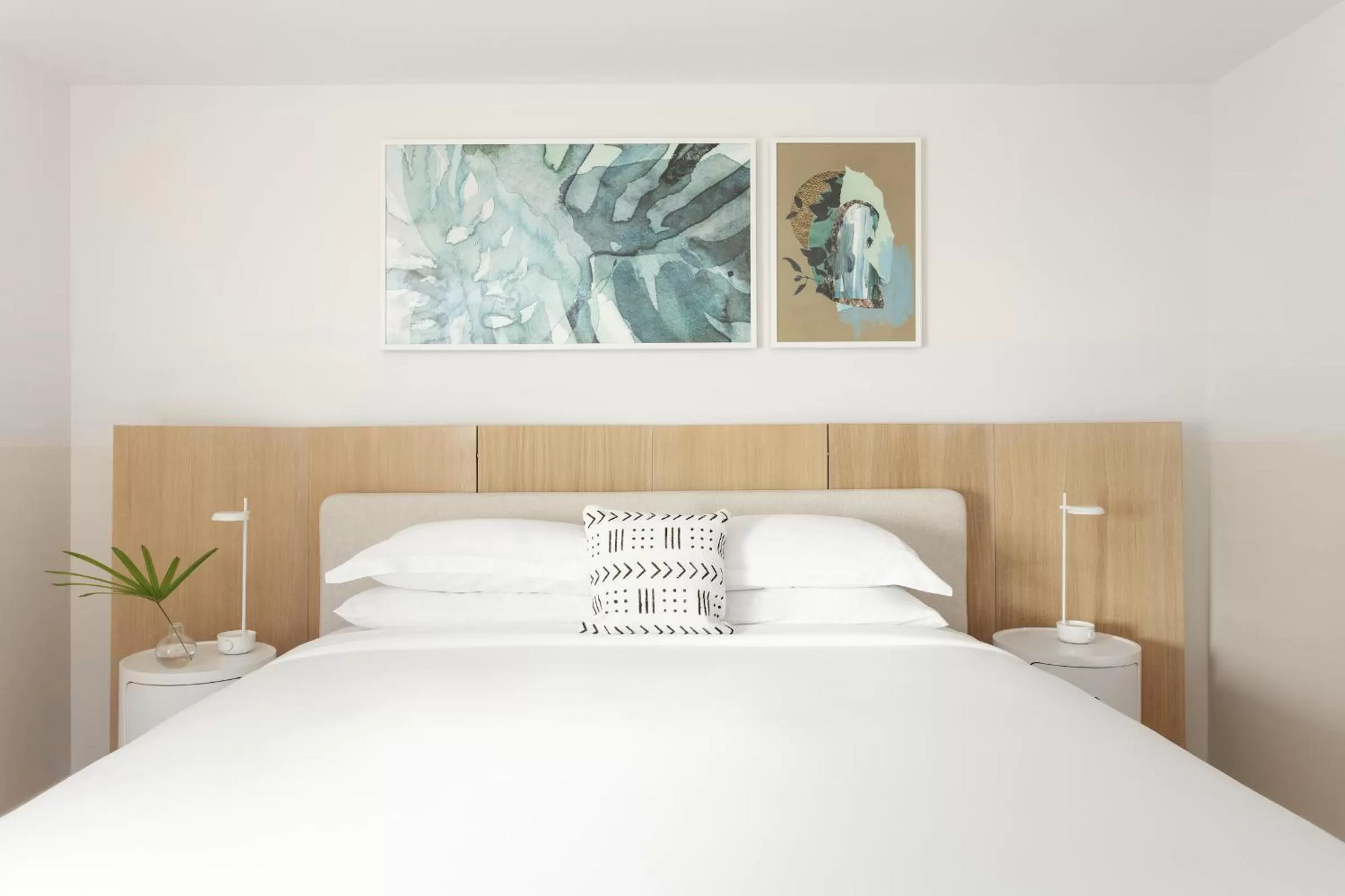 Bed in The Kimpton Shorebreak Fort Lauderdale Beach Resort