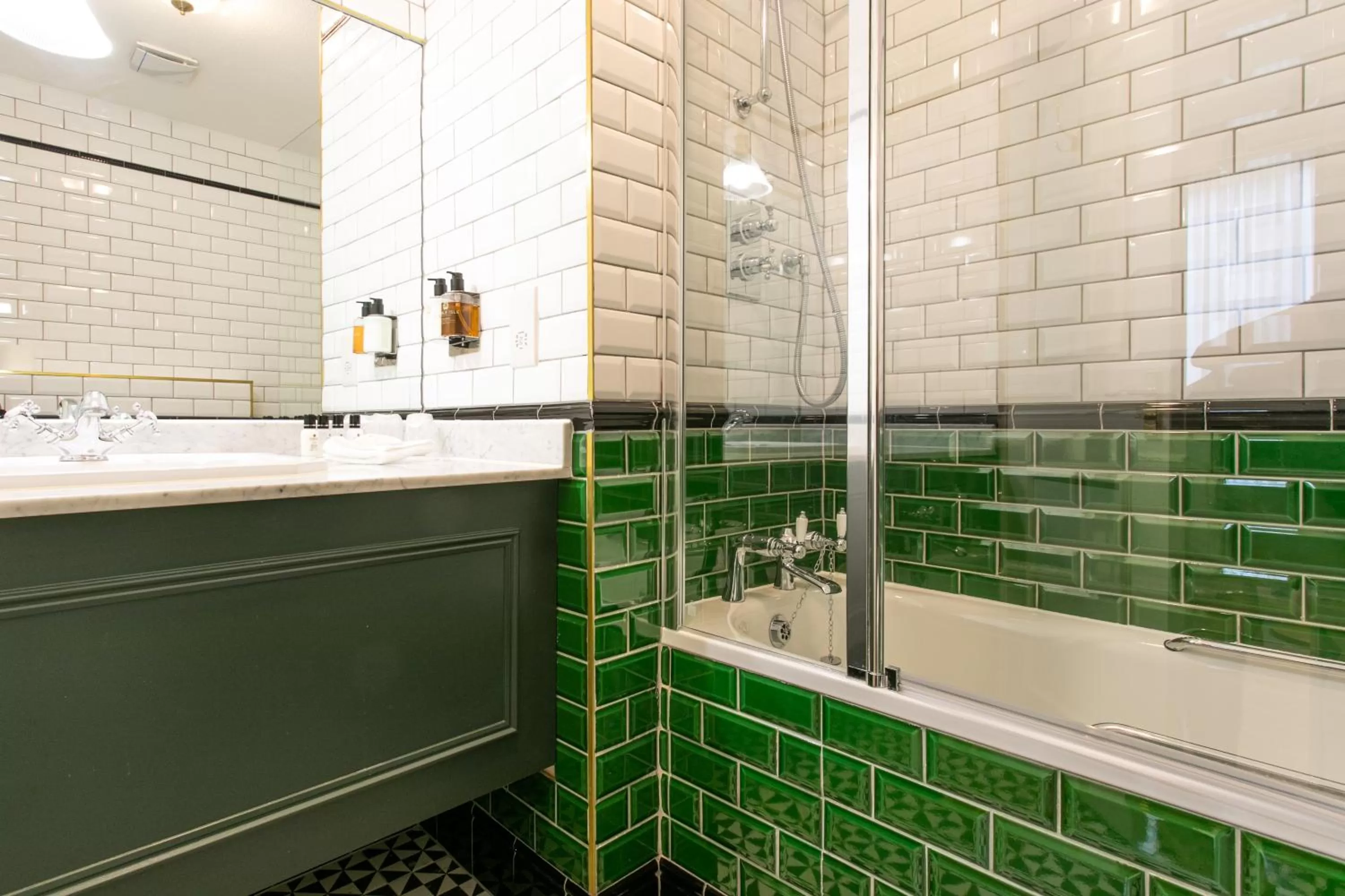 Bathroom in Bedford Swan Hotel and Thermal Spa