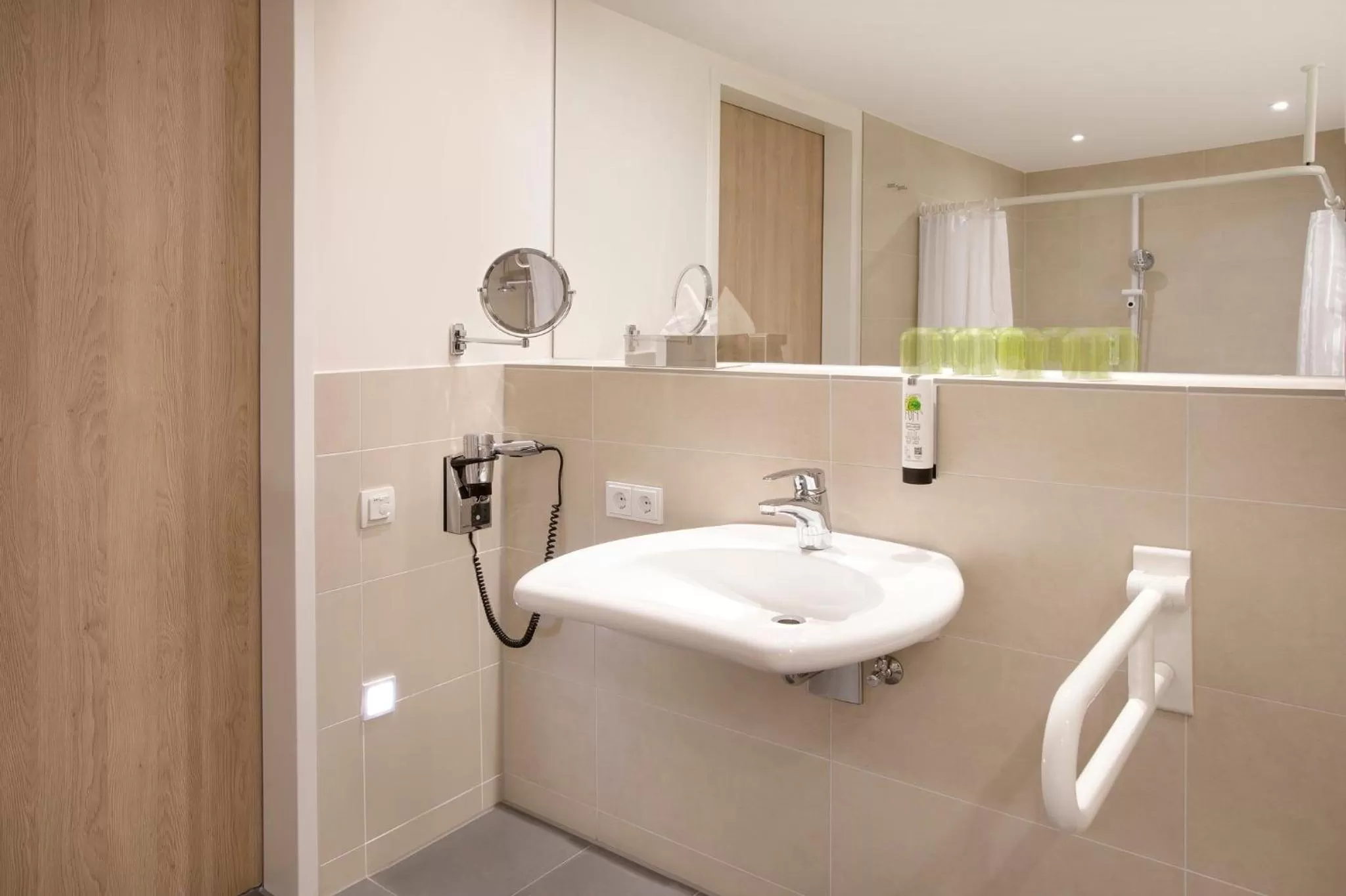 Bathroom in Holiday Inn Frankfurt Airport by IHG