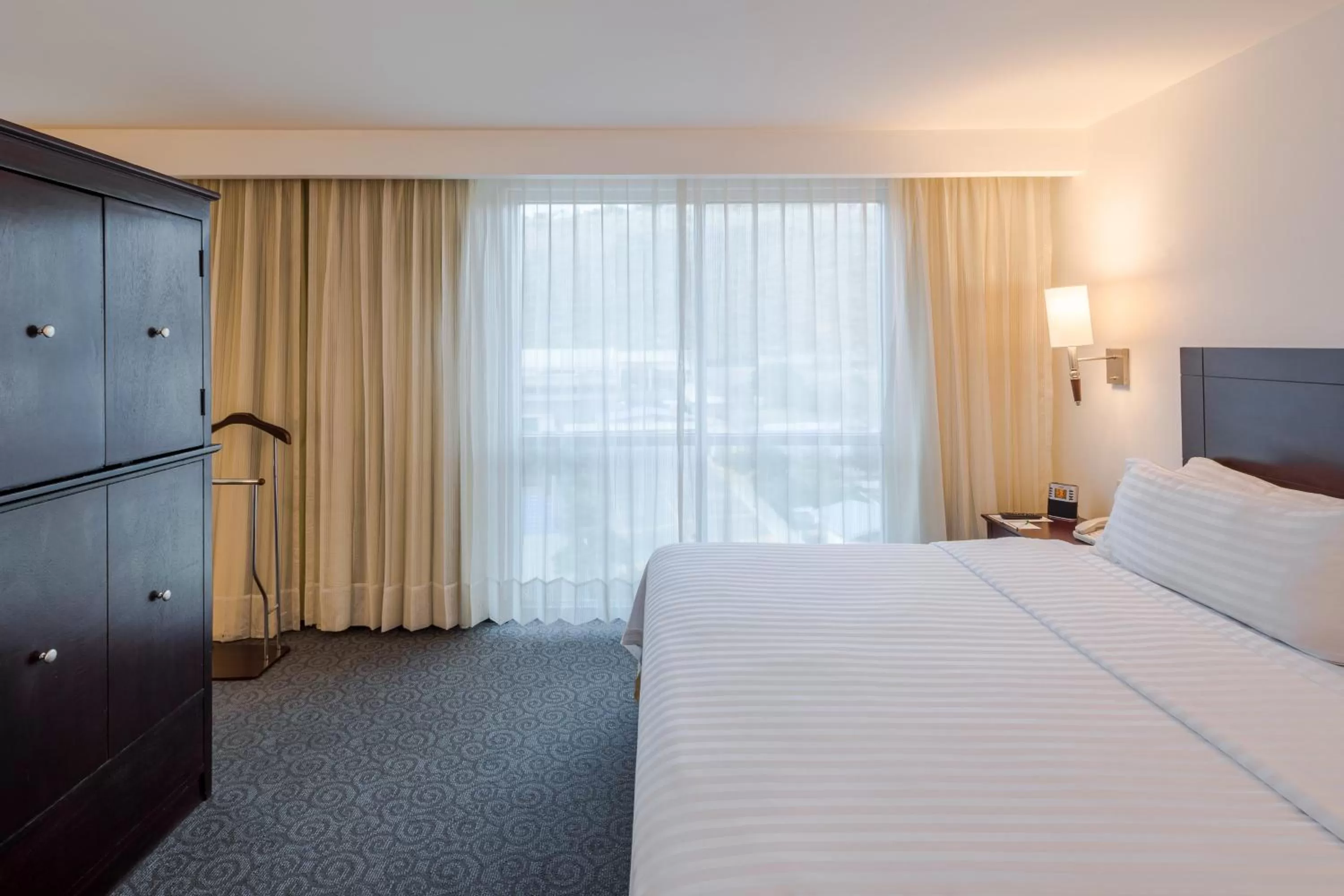 Photo of the whole room, Bed in Holiday Inn Monterrey Valle by IHG