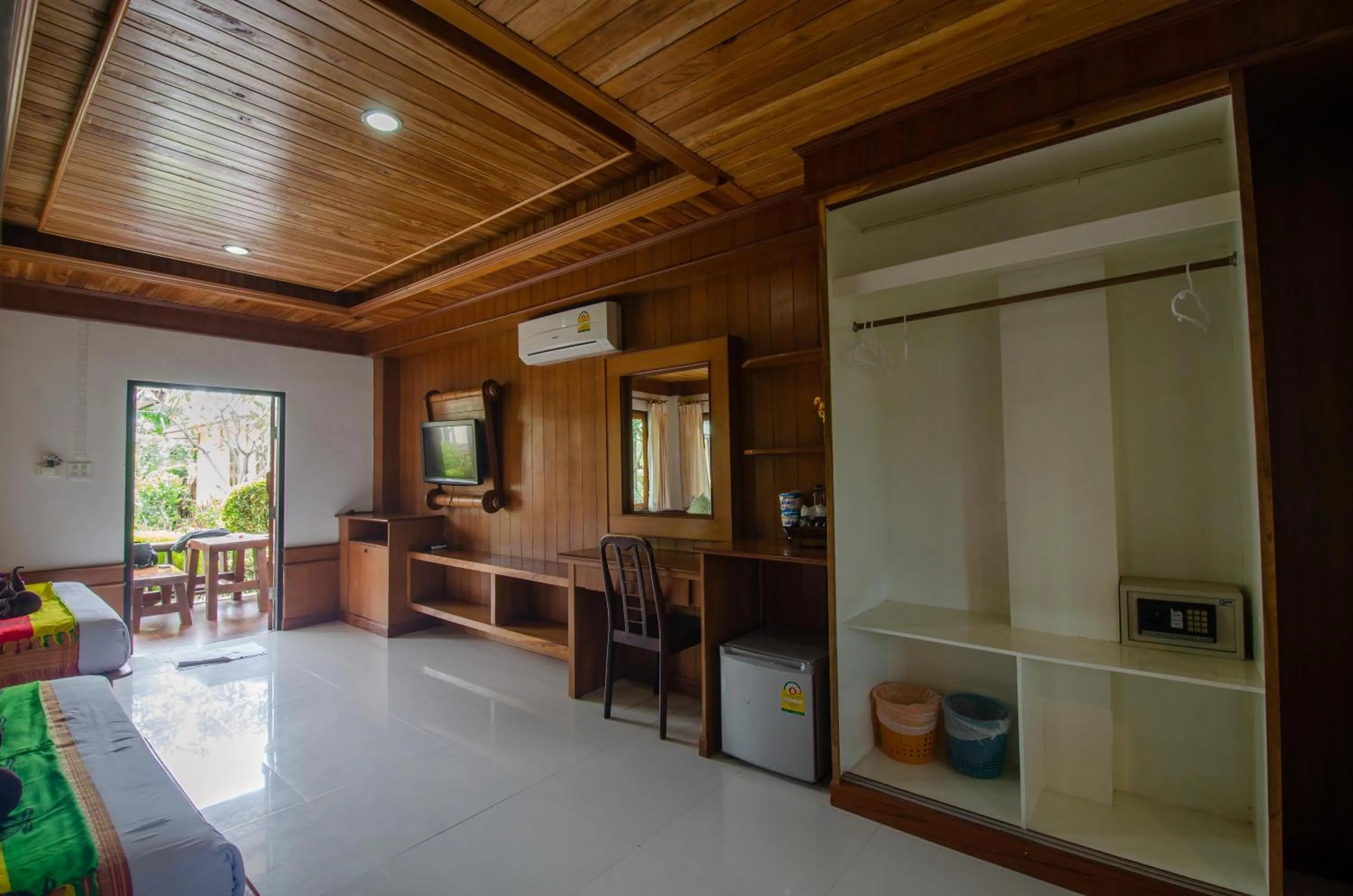 TV and multimedia in Khum Laanta Resort - SHA Extra Plus