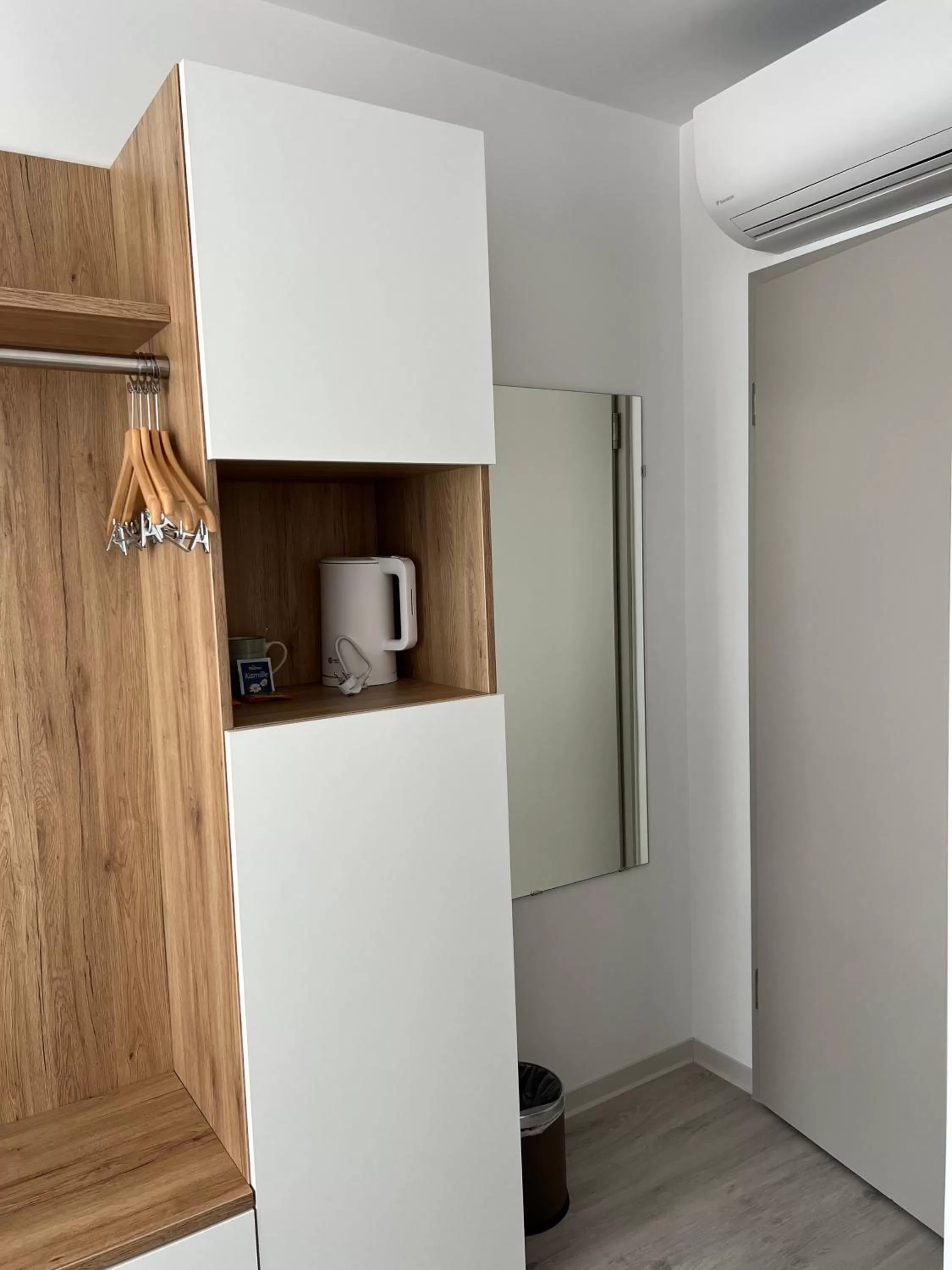 Game Room, Kitchen/Kitchenette in Hotel 83