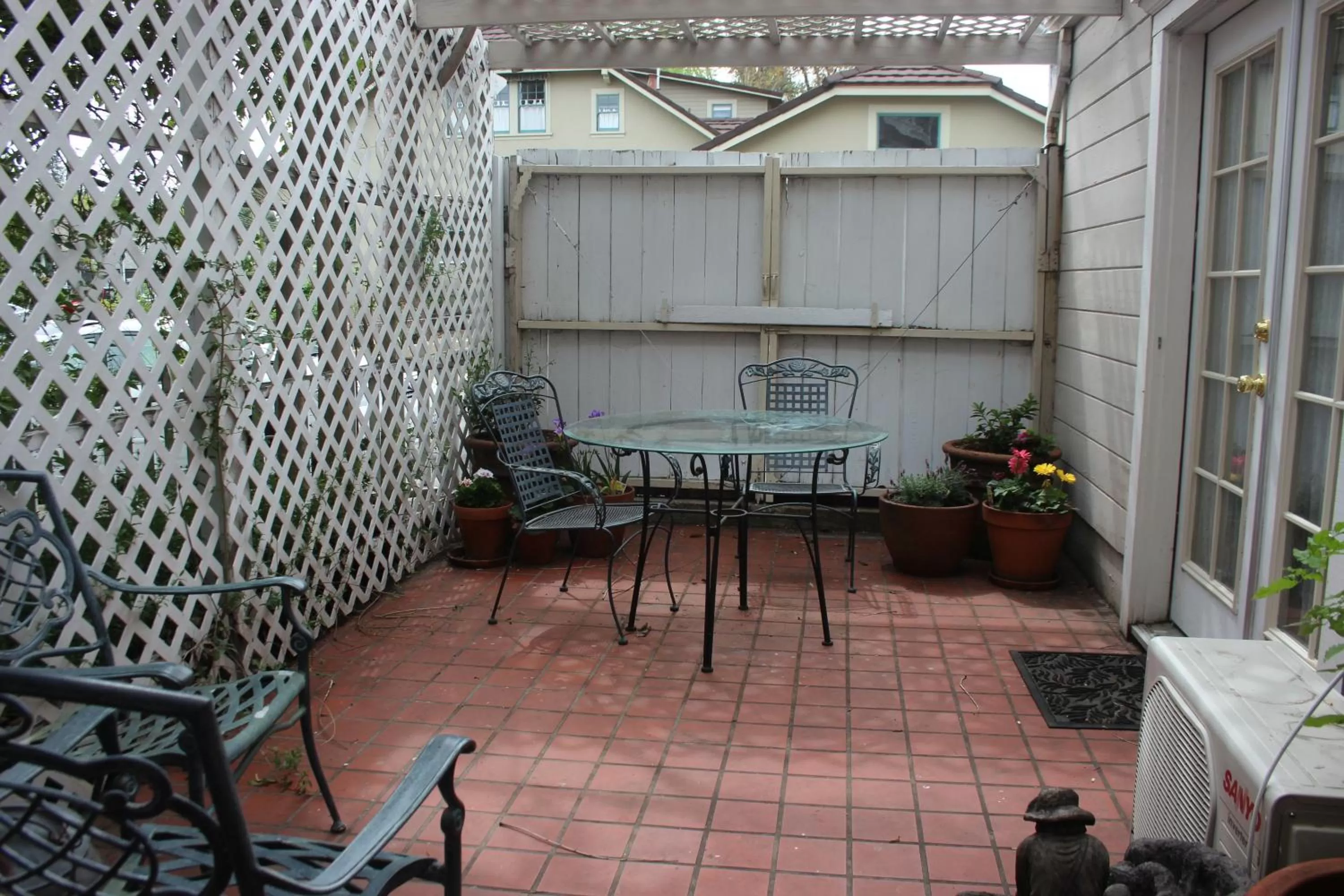 Patio in Bradford Place Inn (California)