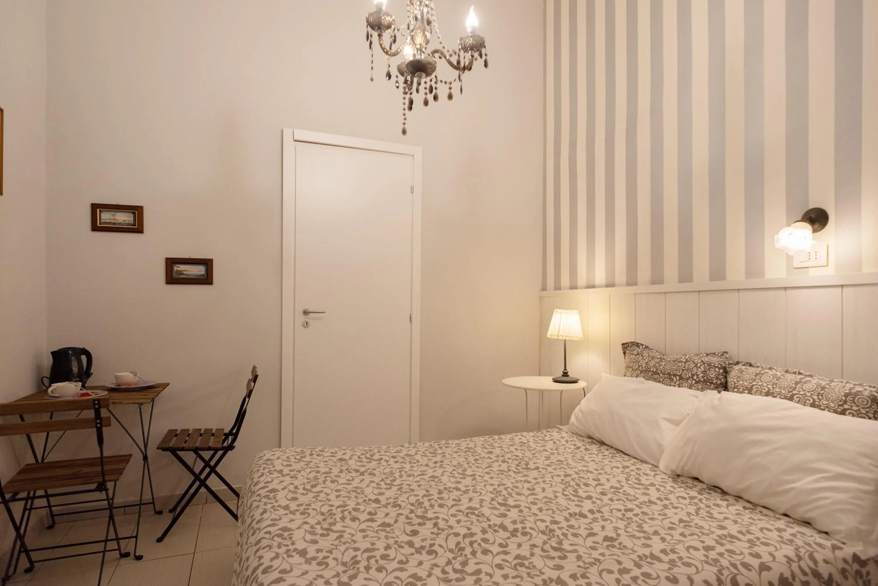 Photo of the whole room, Bed in B&B Dei Decumani