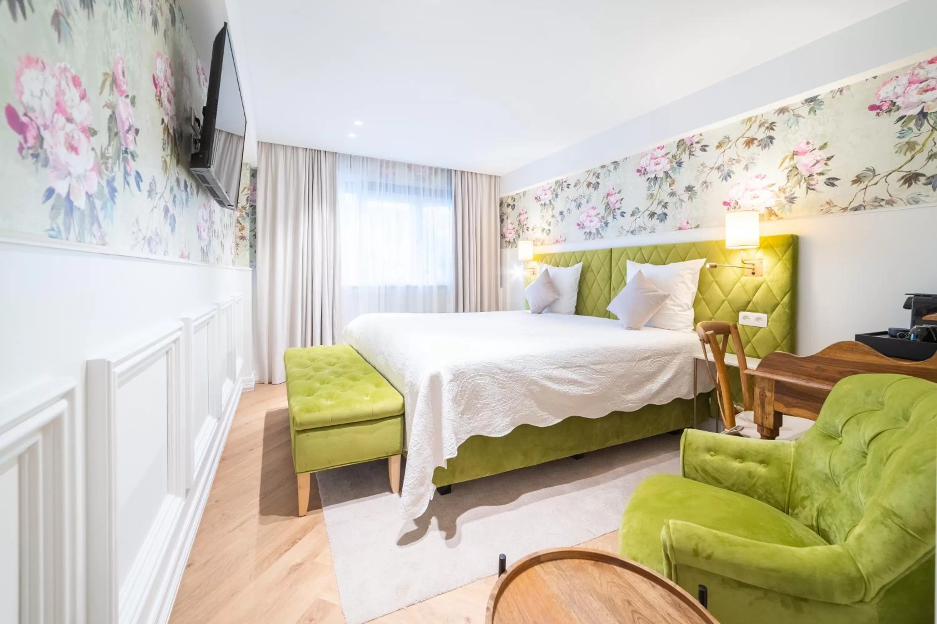 Photo of the whole room, Bed in Grand Hotel Normandy by CW Hotel Collection