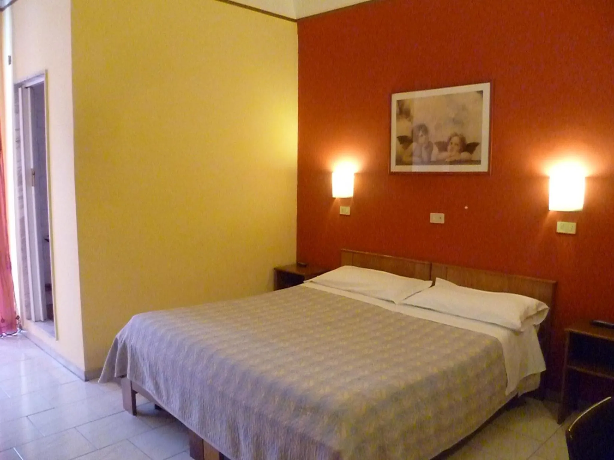 Bedroom, Bed in Hotel Pensione Romeo