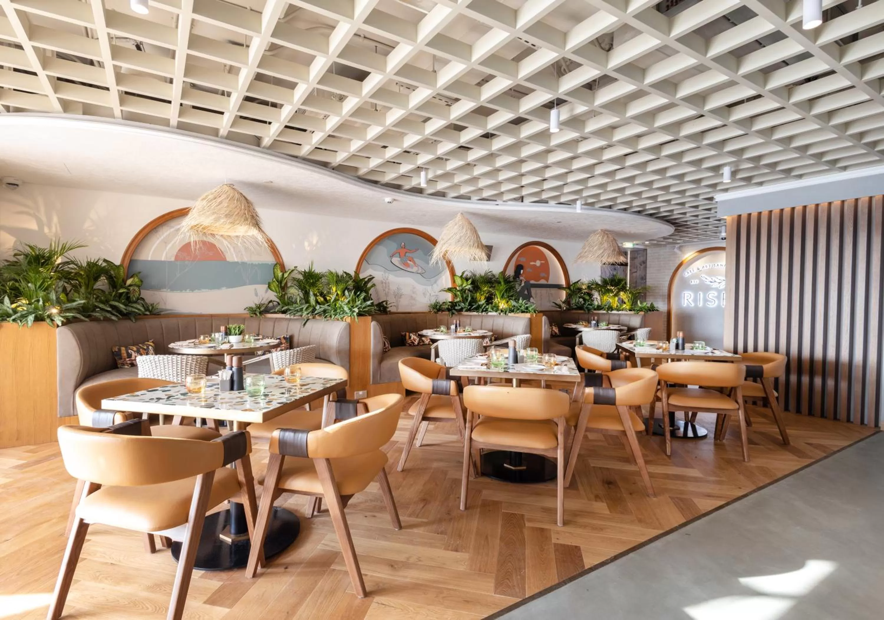 Restaurant/places to eat in Wyndham Residences The Palm