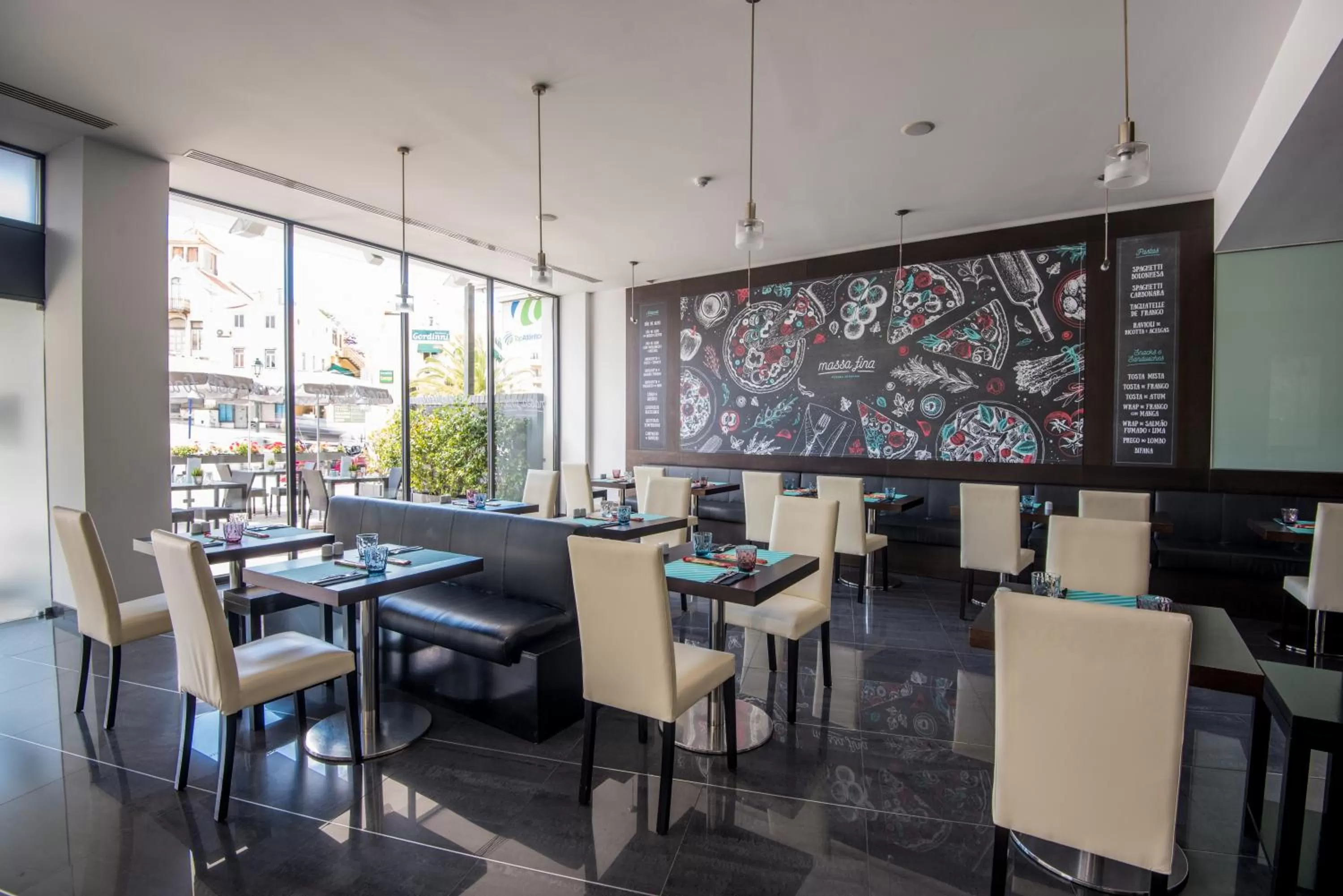 Restaurant/places to eat in Vila Galé Estoril