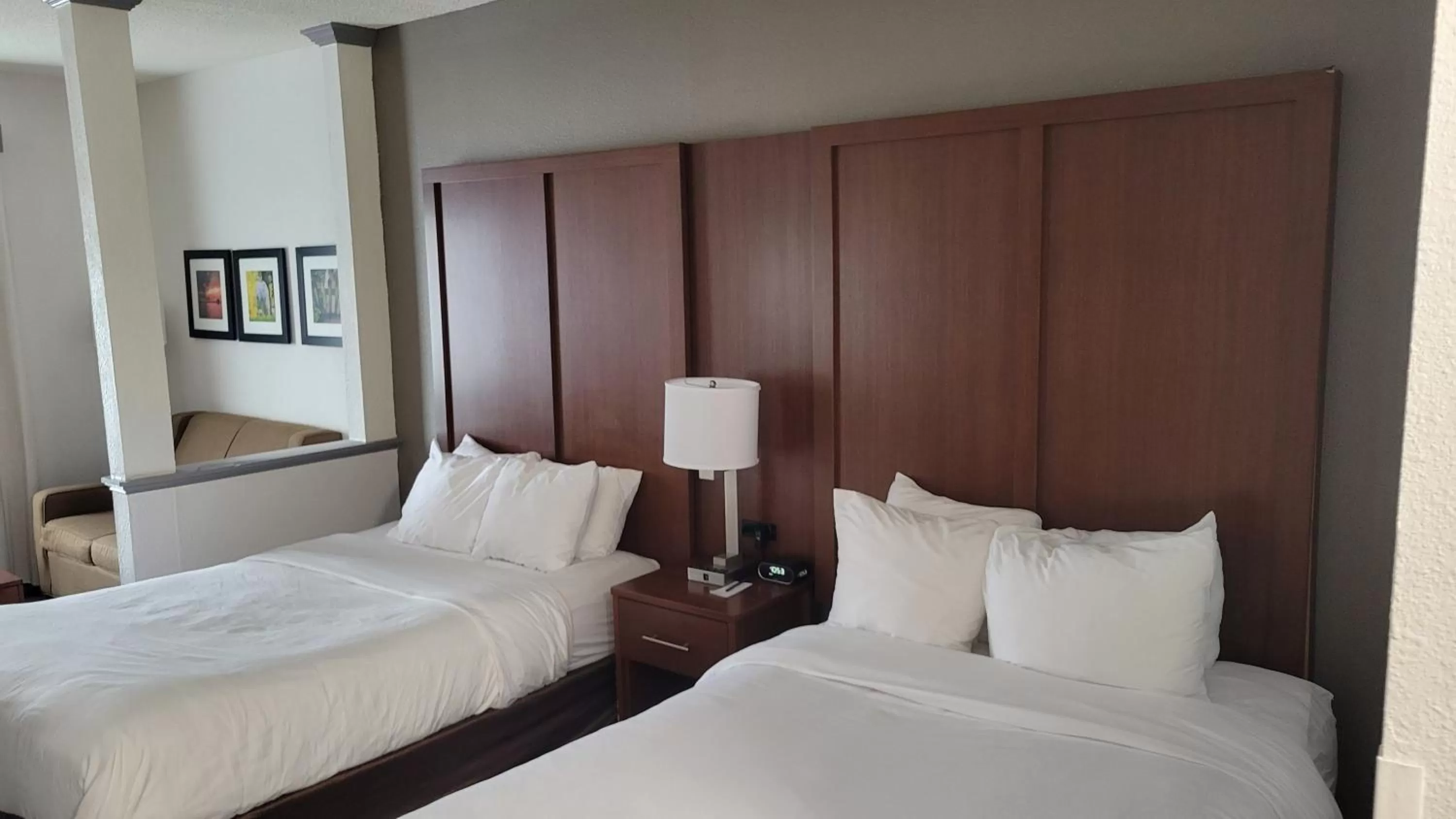 Bed in Comfort Suites Cumming-Atlanta near Northside Hospital Forsyth