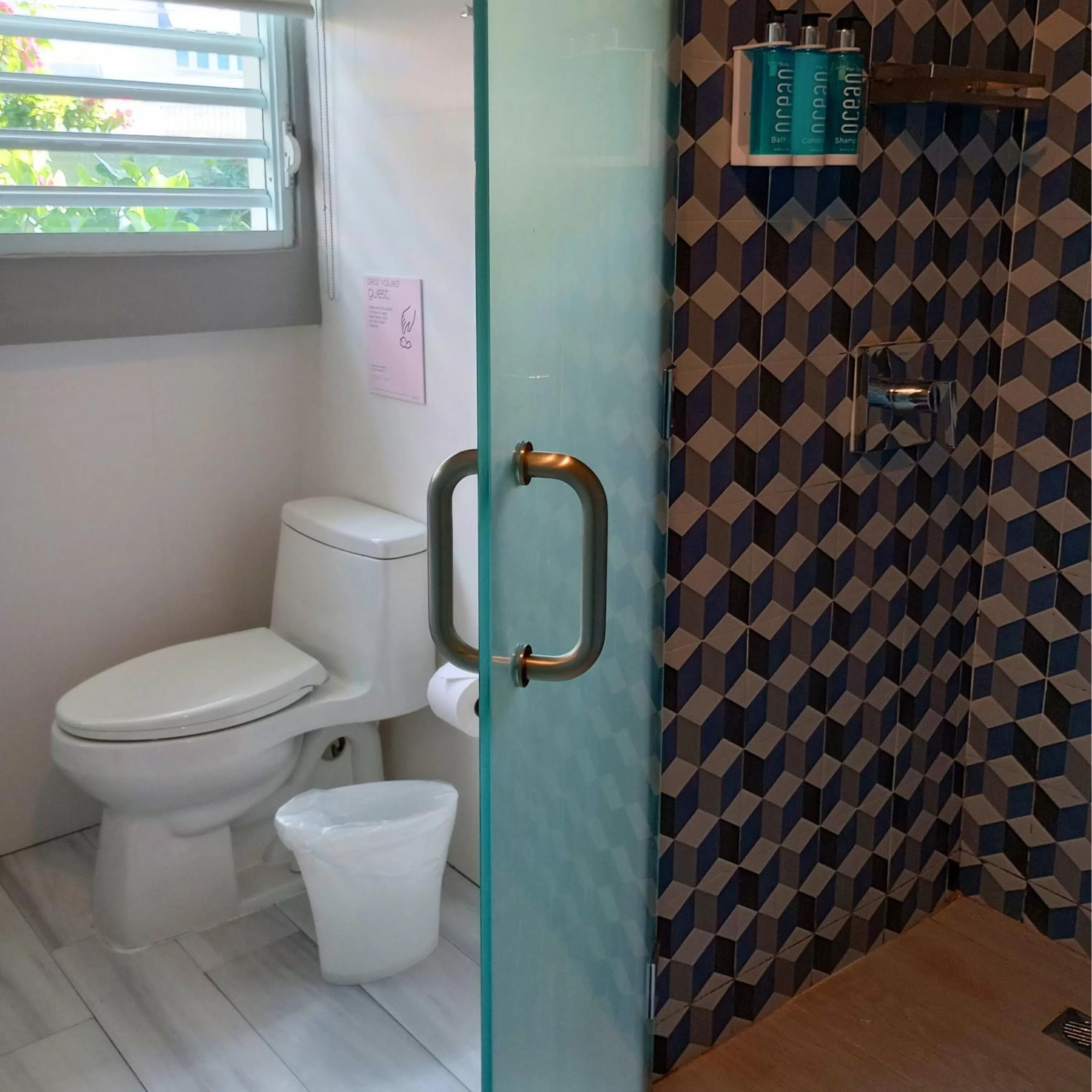 Bathroom in Trópica Beach Hotel