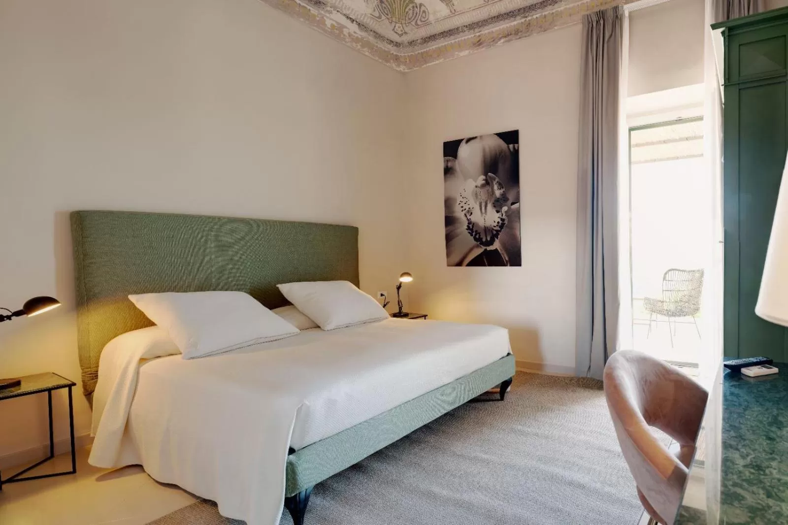 Superior King Room in Aria Rooms and Terrace