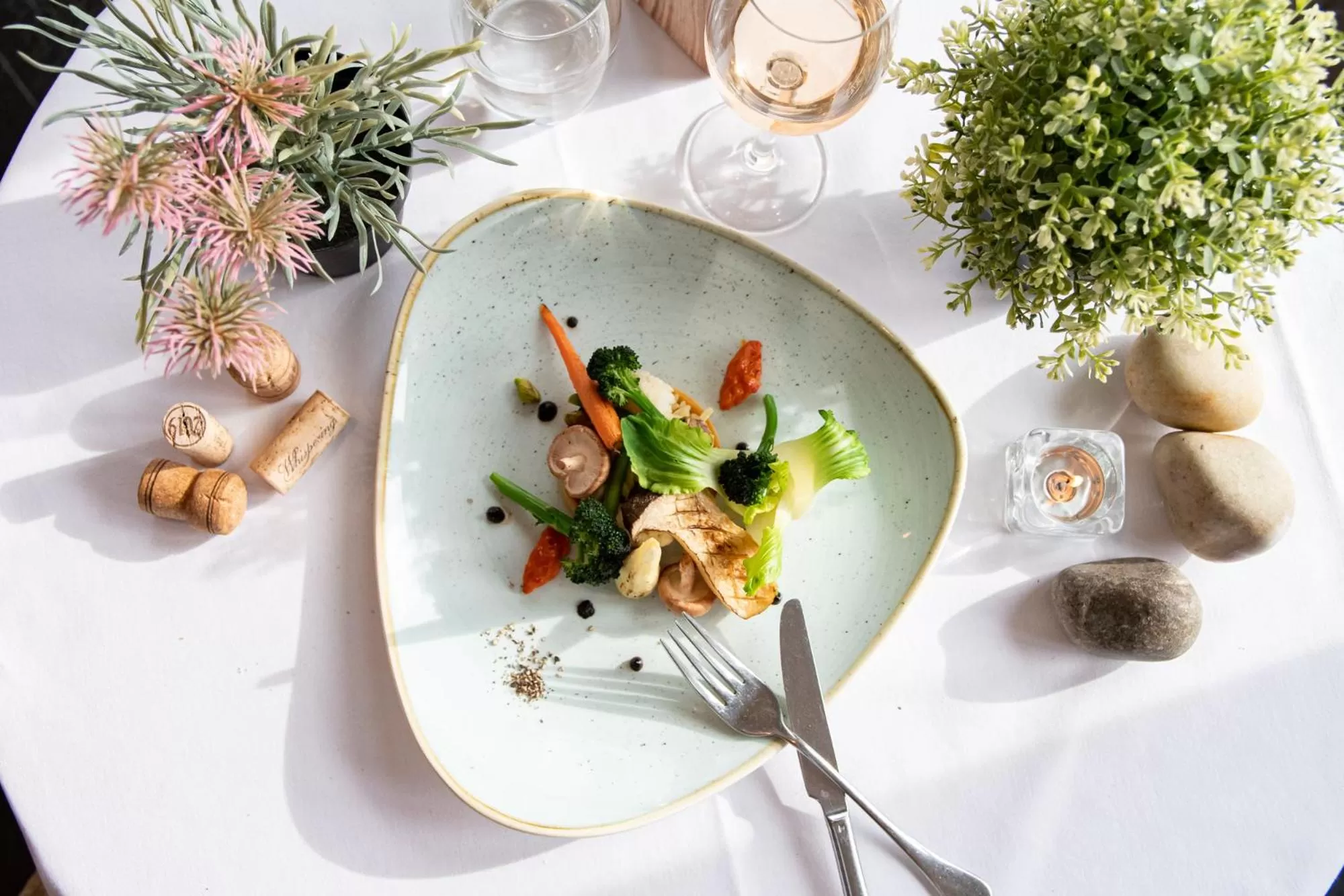 Food and drinks in Pebble Beach Seaview Restaurant & Rooms