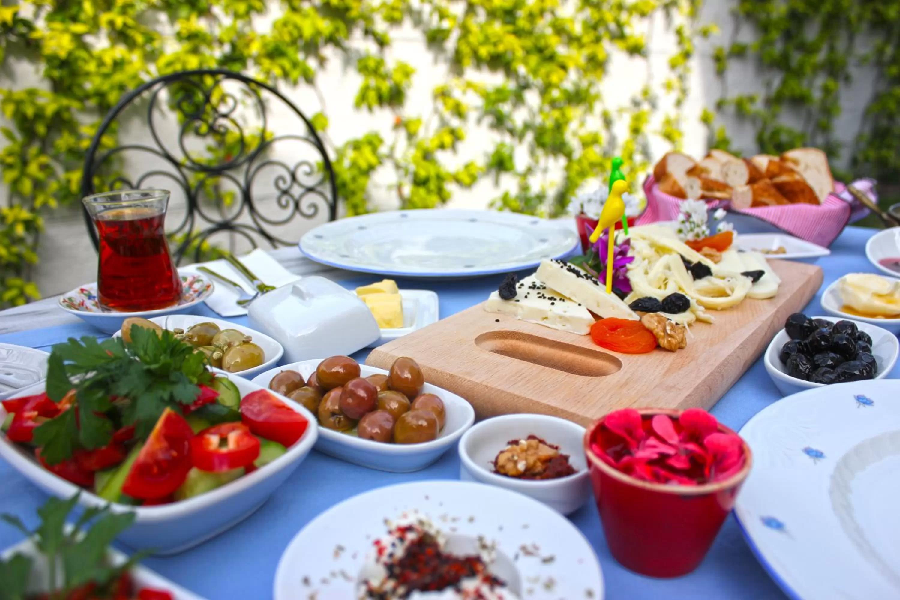 Food and drinks in Morisi Konak Butik Otel