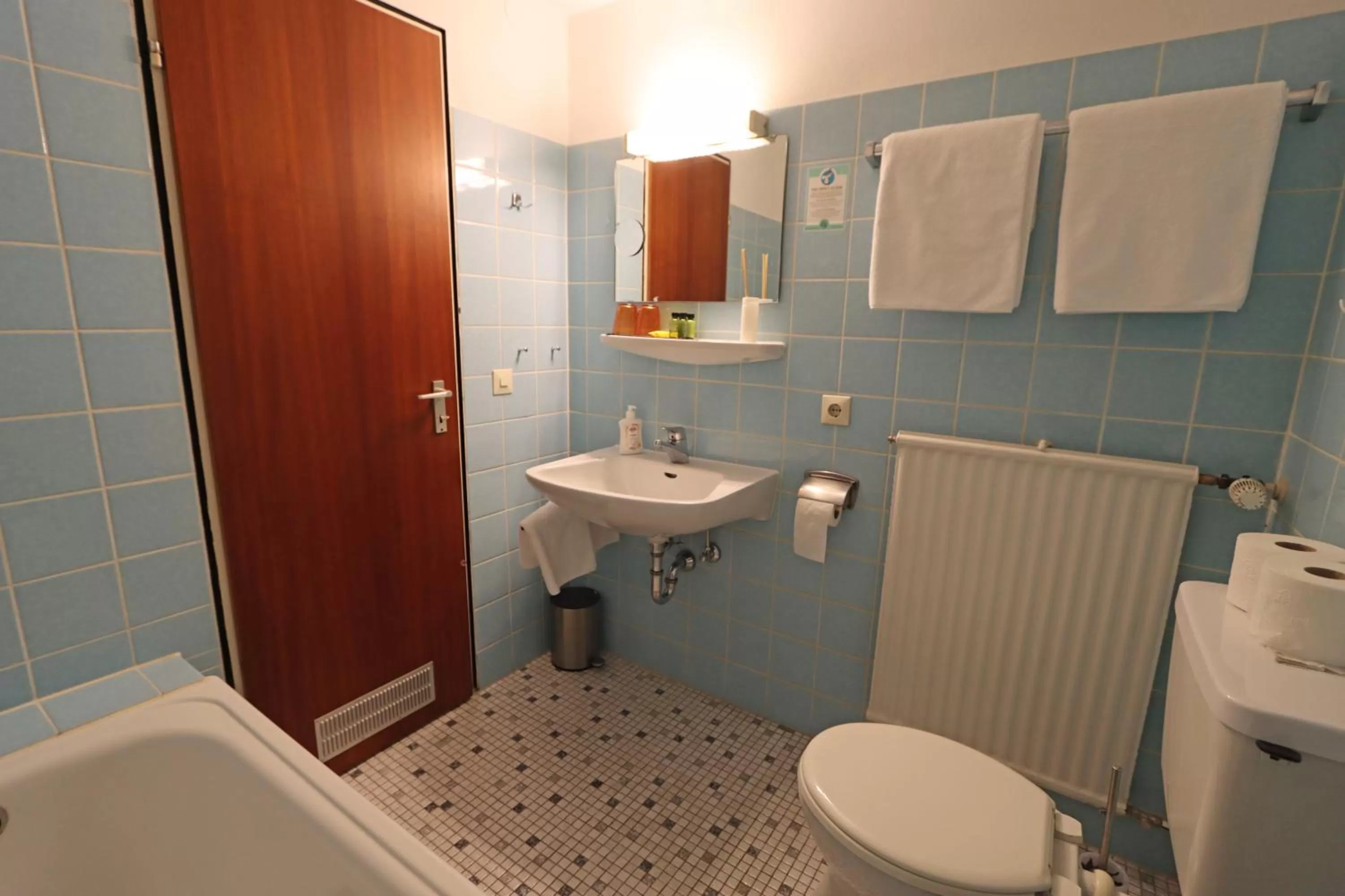 Toilet in Hotel Kreuz Höhengasthof