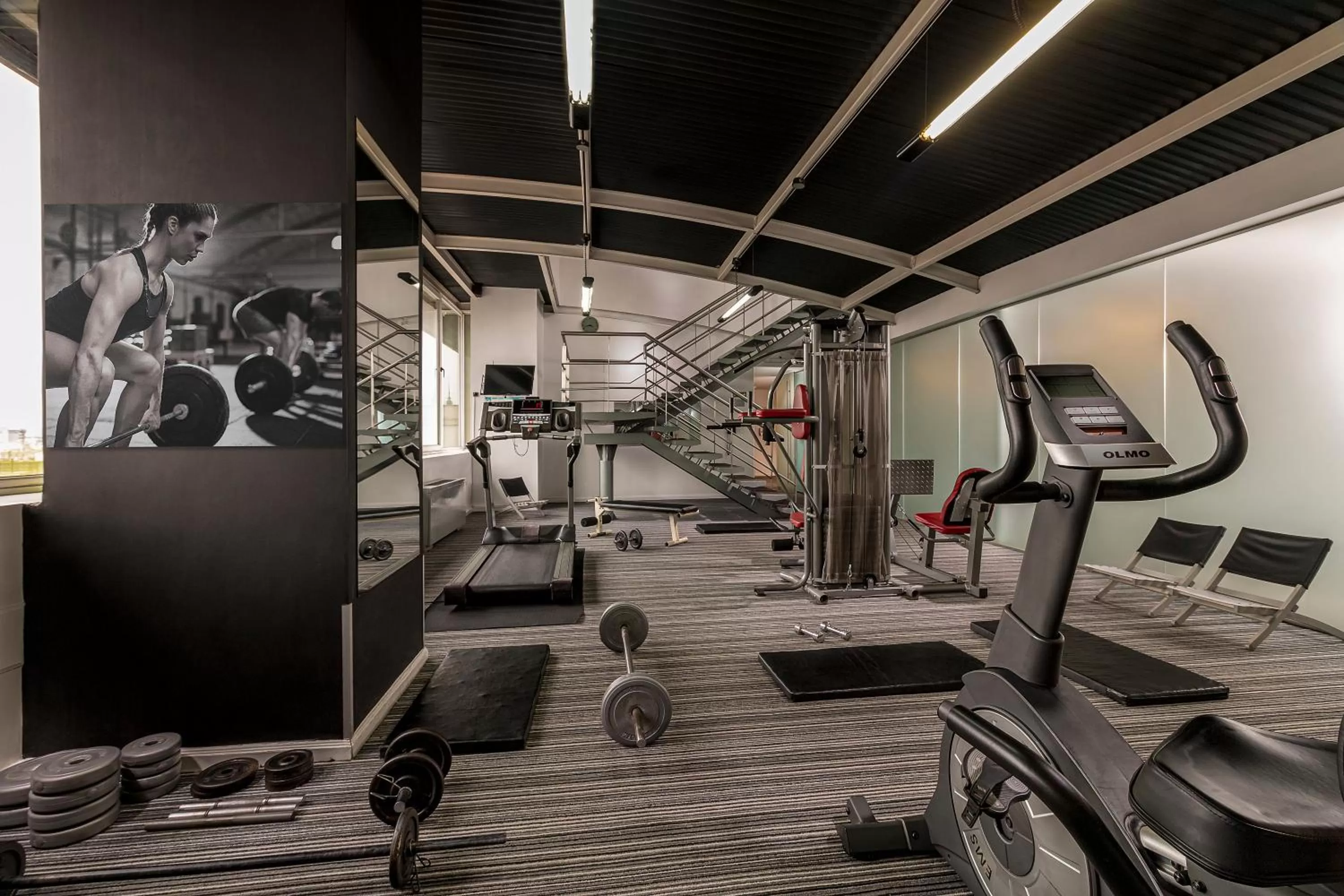 Fitness centre/facilities in Broadway Hotel & Suites