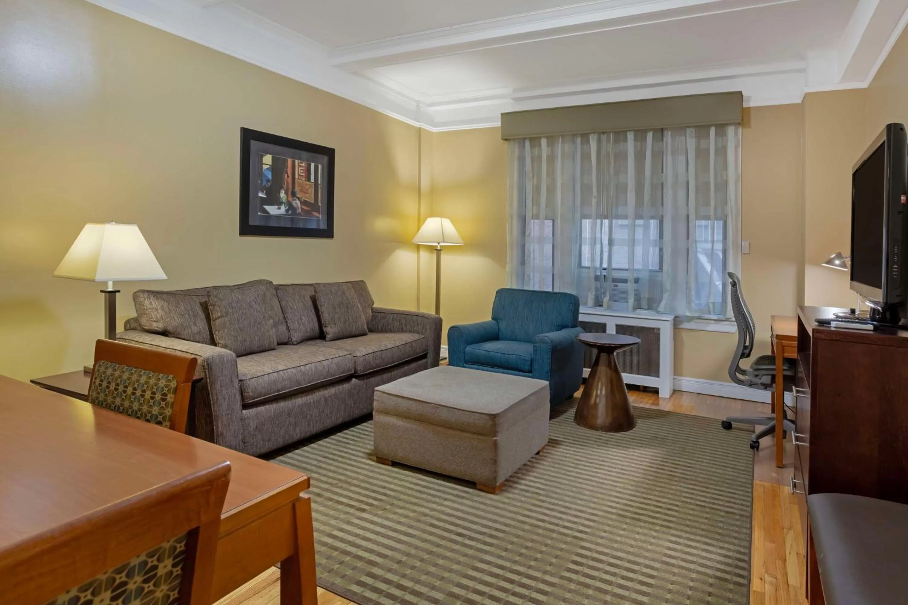 Bedroom in Best Western Plus Hospitality House Suites