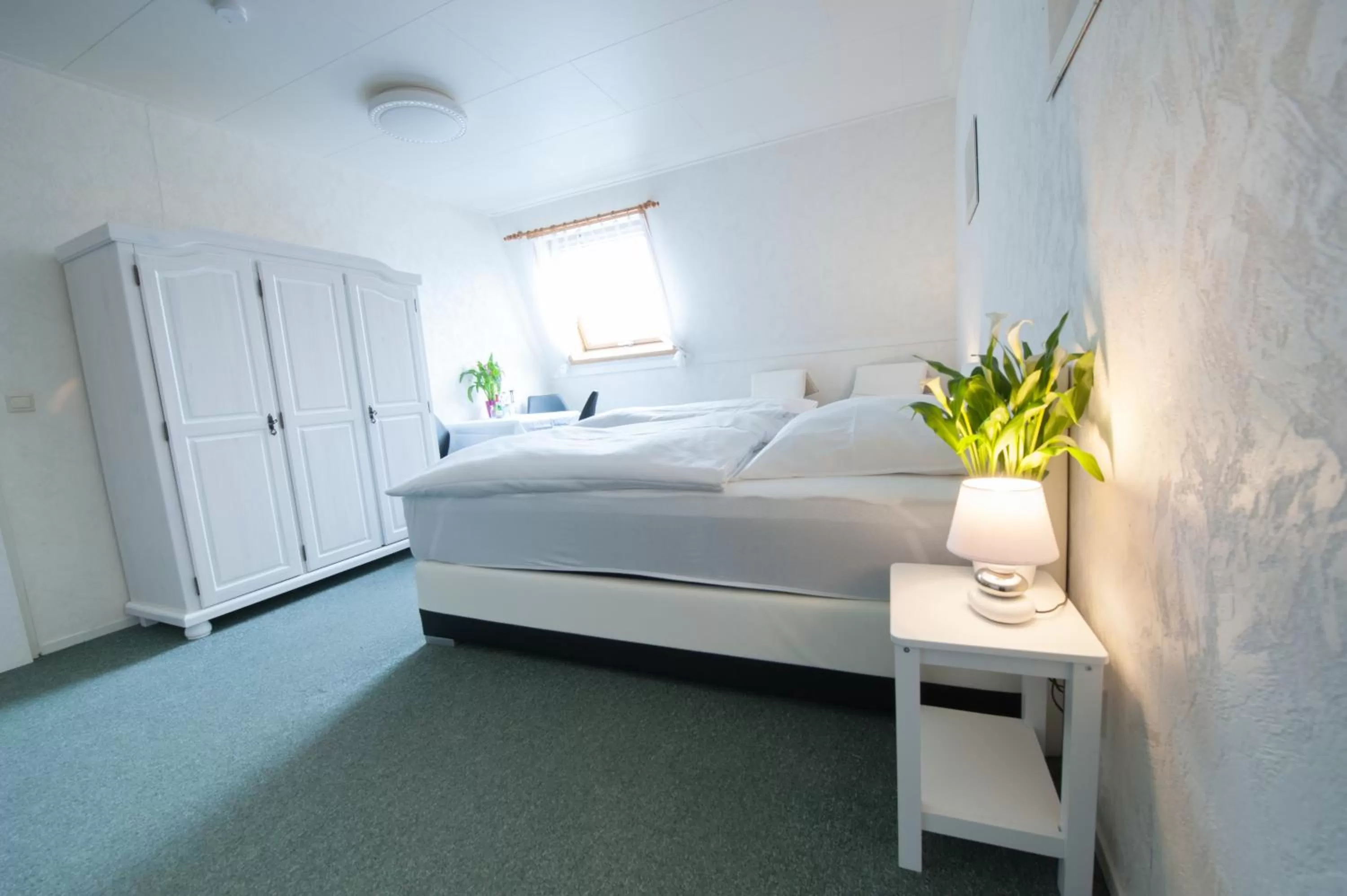 Photo of the whole room, Bed in Hotel Forsthaus Sellin