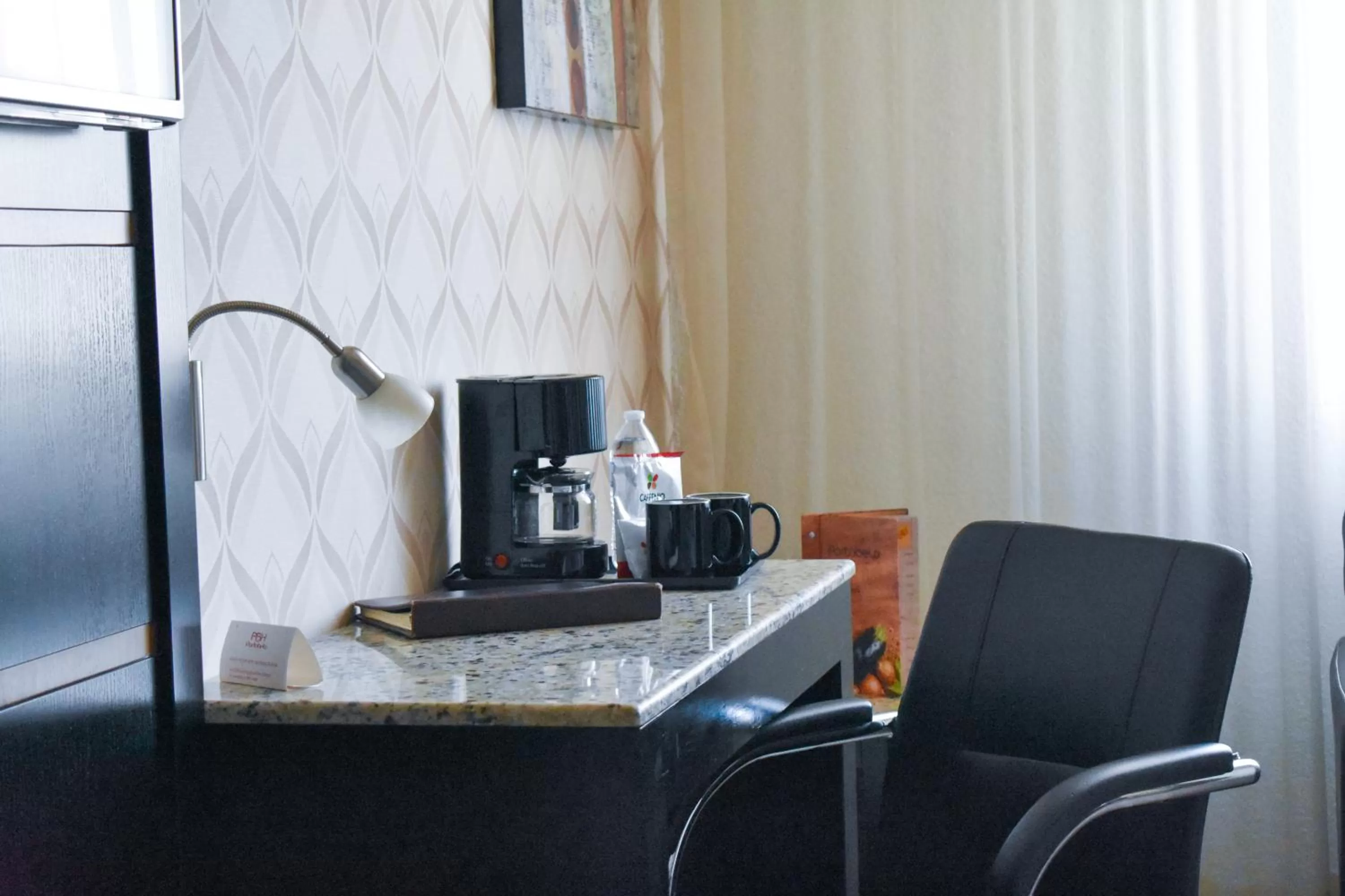 Coffee/tea facilities in Hotel Portobelo