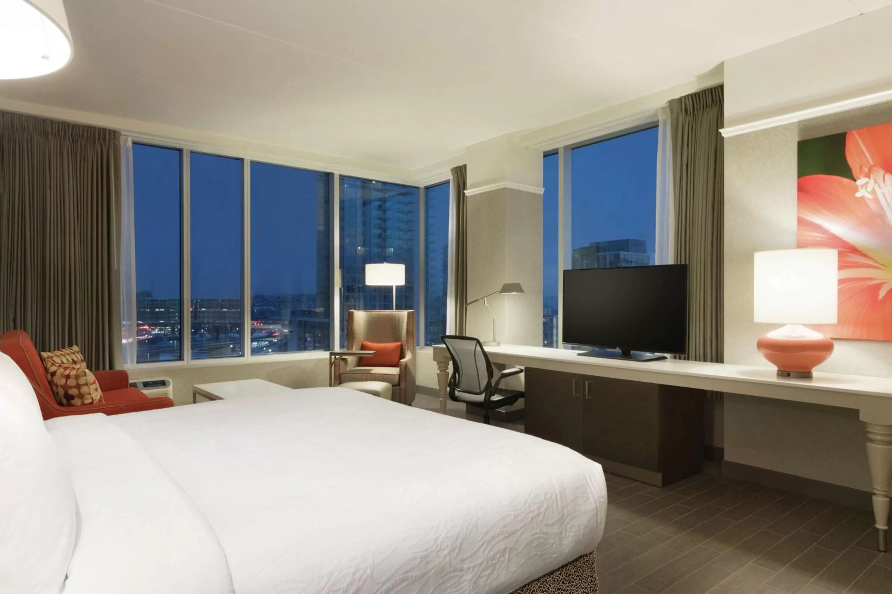 King Corner Suite with View in Hilton Garden Inn Calgary Downtown