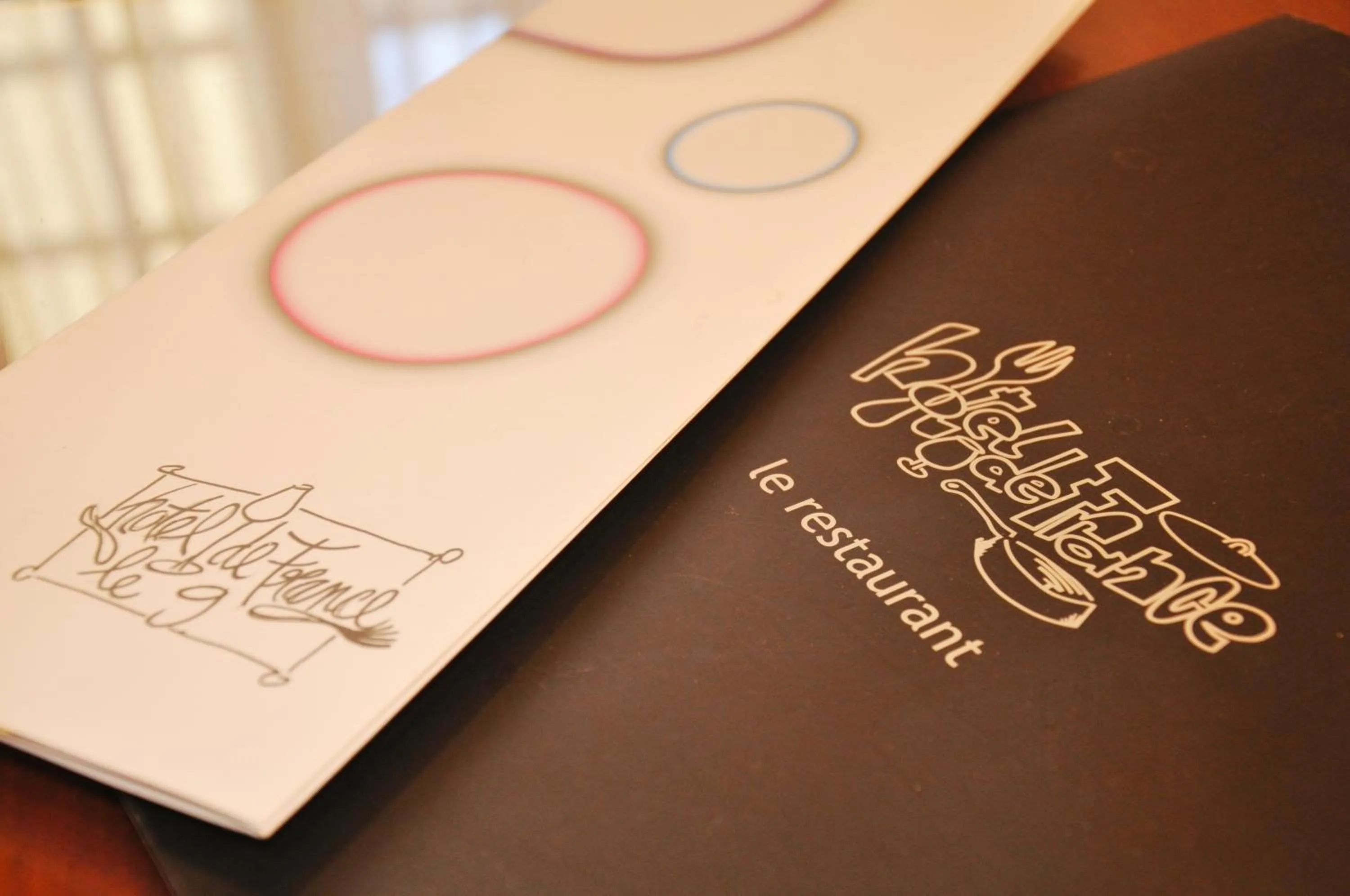 Restaurant/places to eat in Hôtel de France