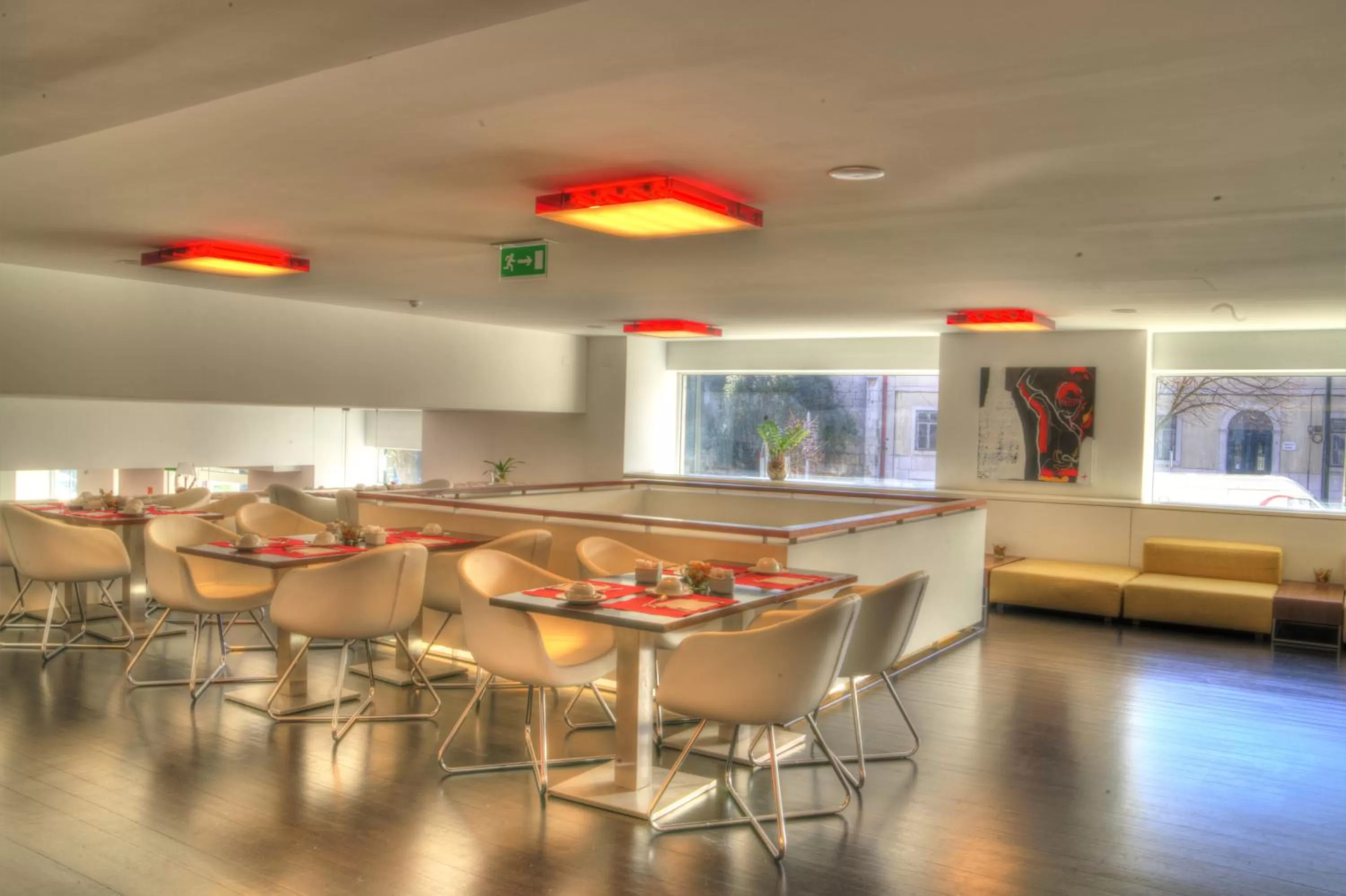 Restaurant/places to eat in Hotel Jeronimos 8