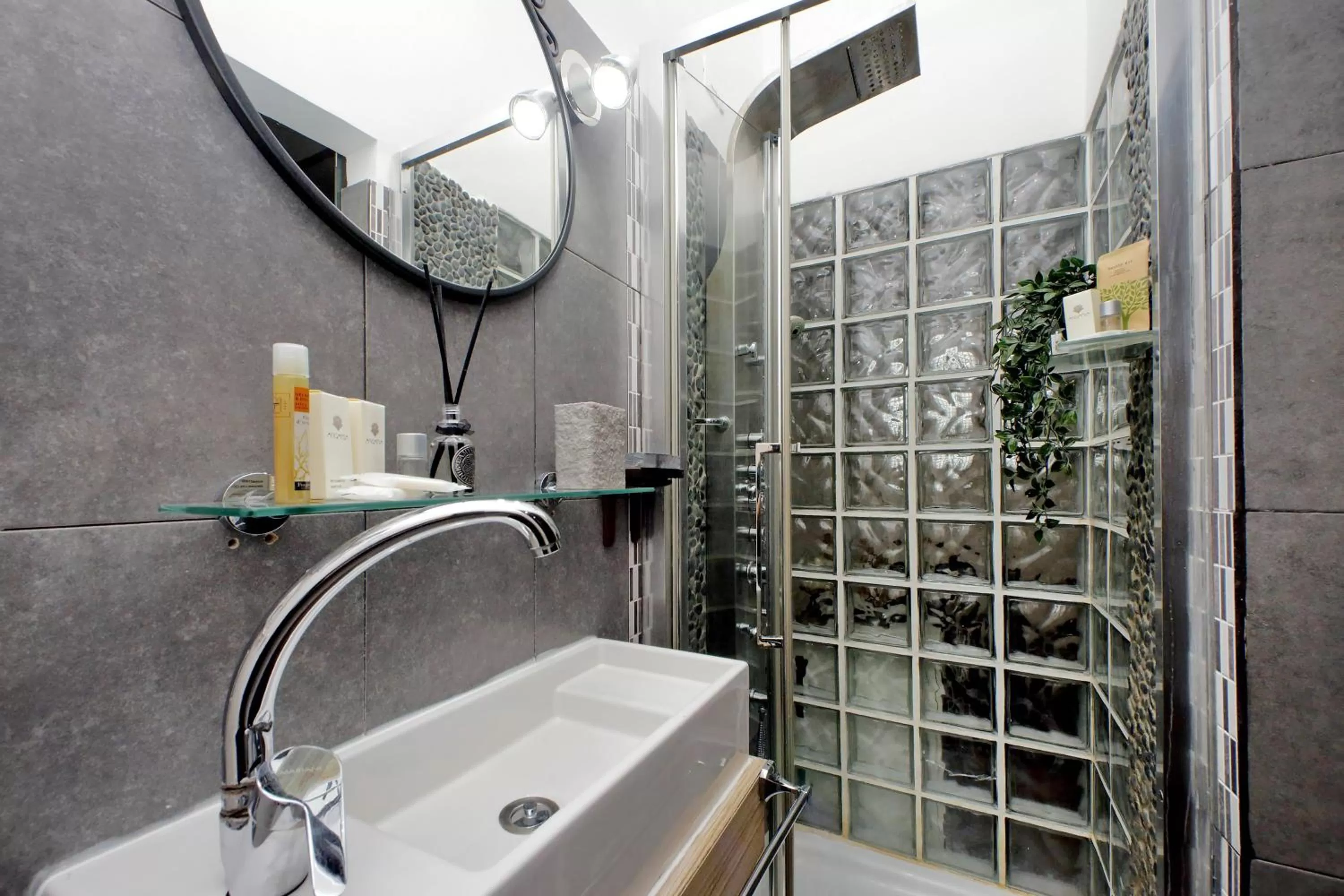 Bathroom in Vatican Suites - The Luxury Leading Accommodation in Rome