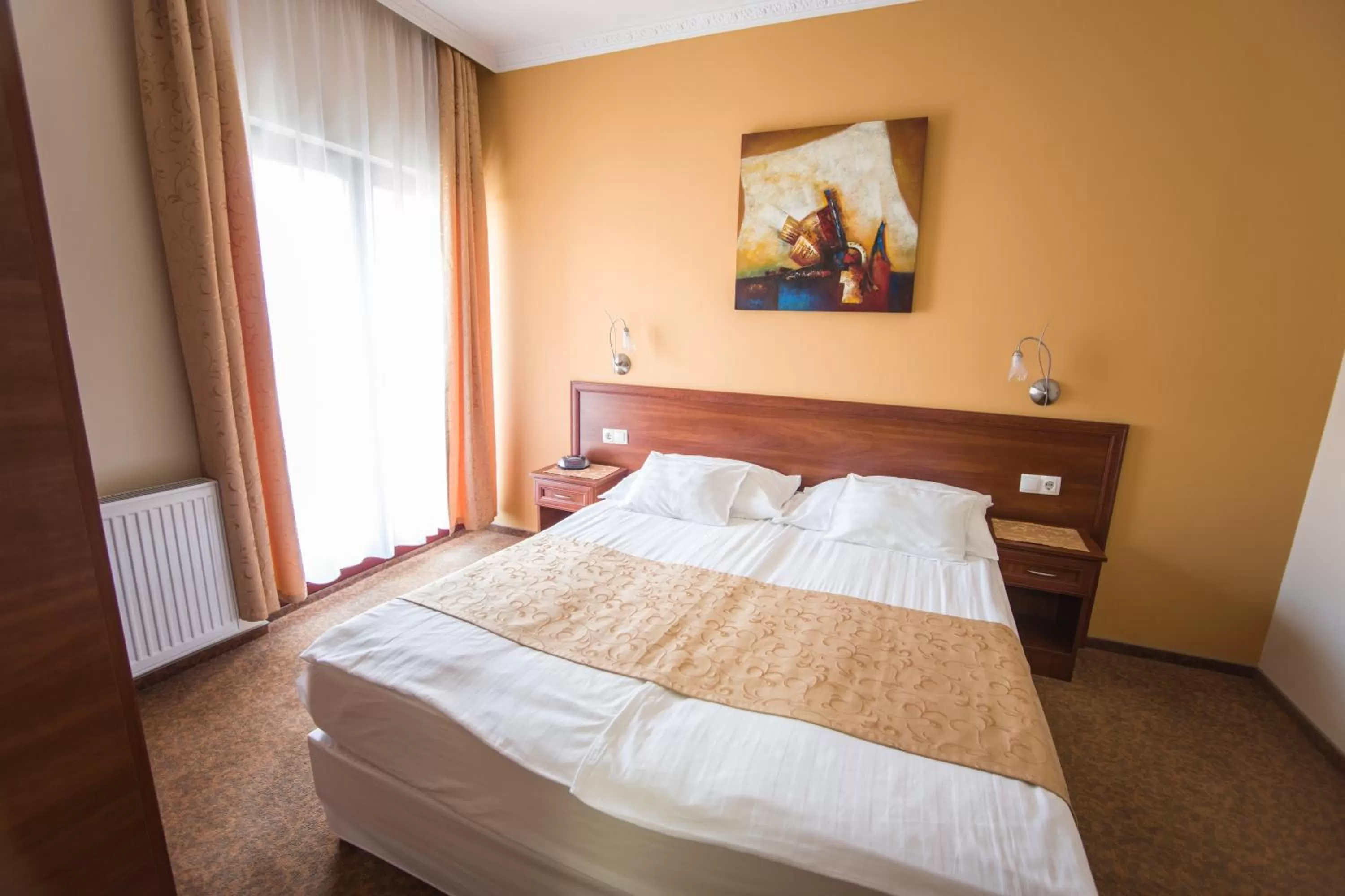 Bedroom, Bed in Hotel Viktória