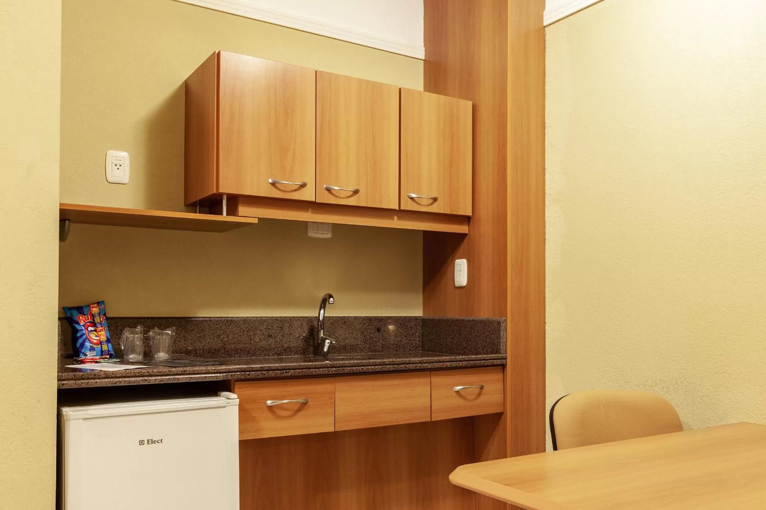 Kitchen or kitchenette in Tri Hotel Executive Caxias