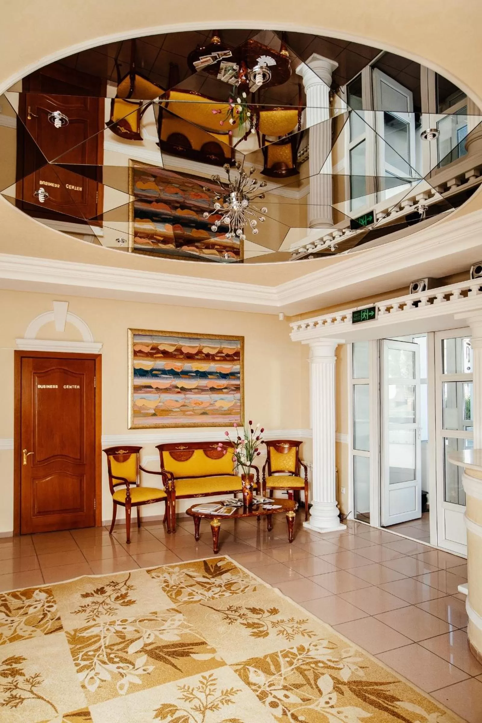 Area and facilities in Business Hotel