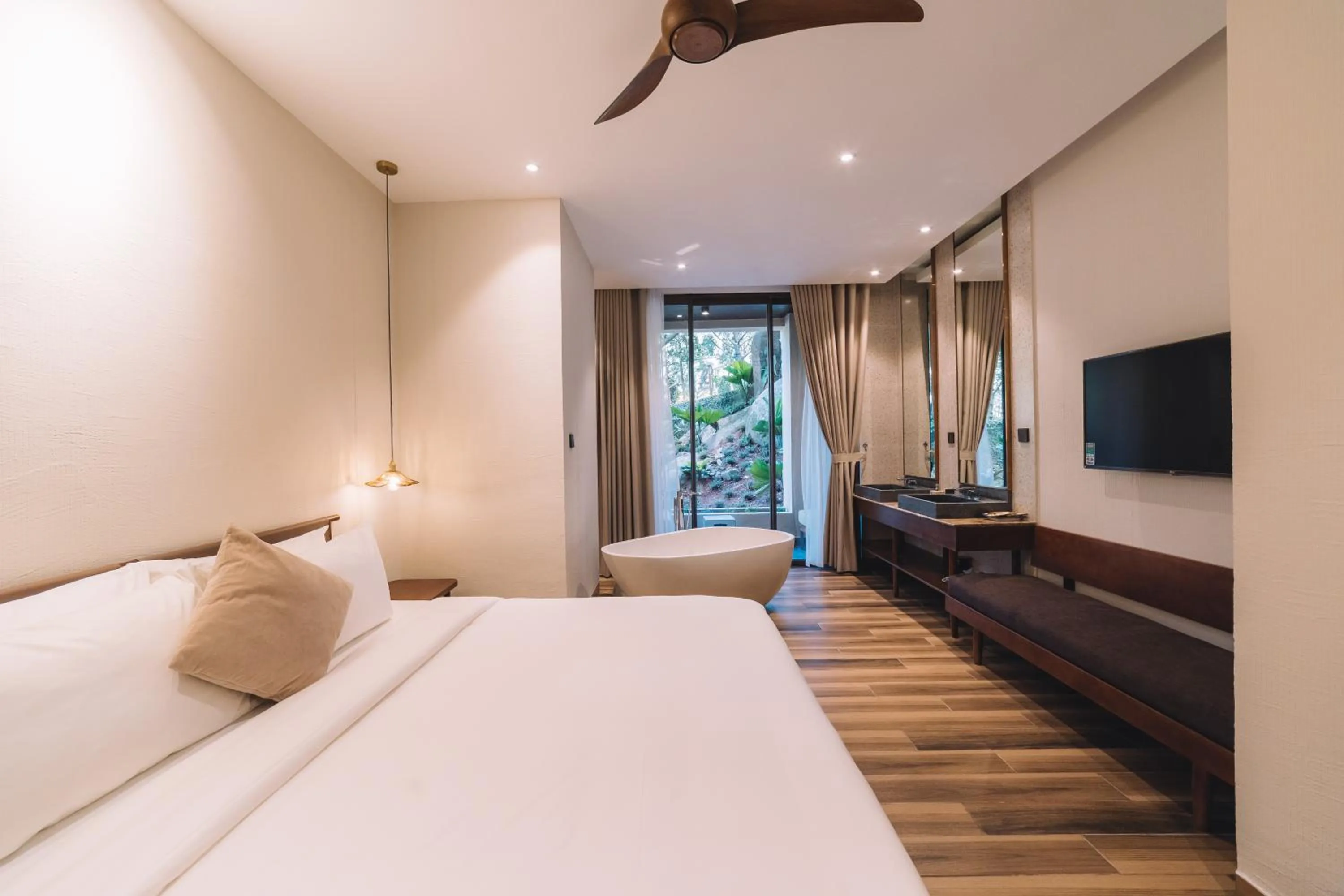 Communal lounge/ TV room, Bed in Zen Valley Dalat