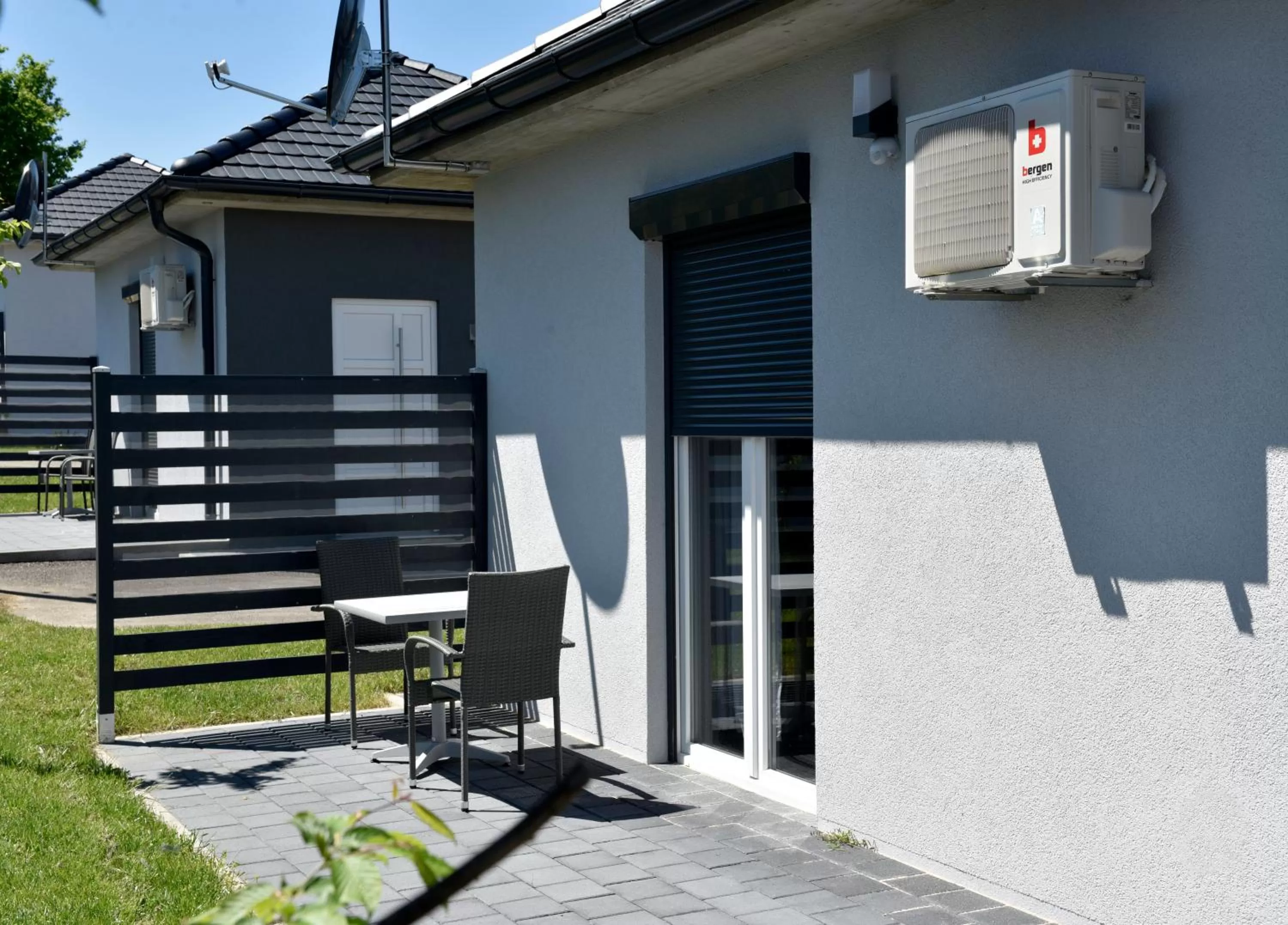 Property building in Apartmani i Bungalovi TROJKA