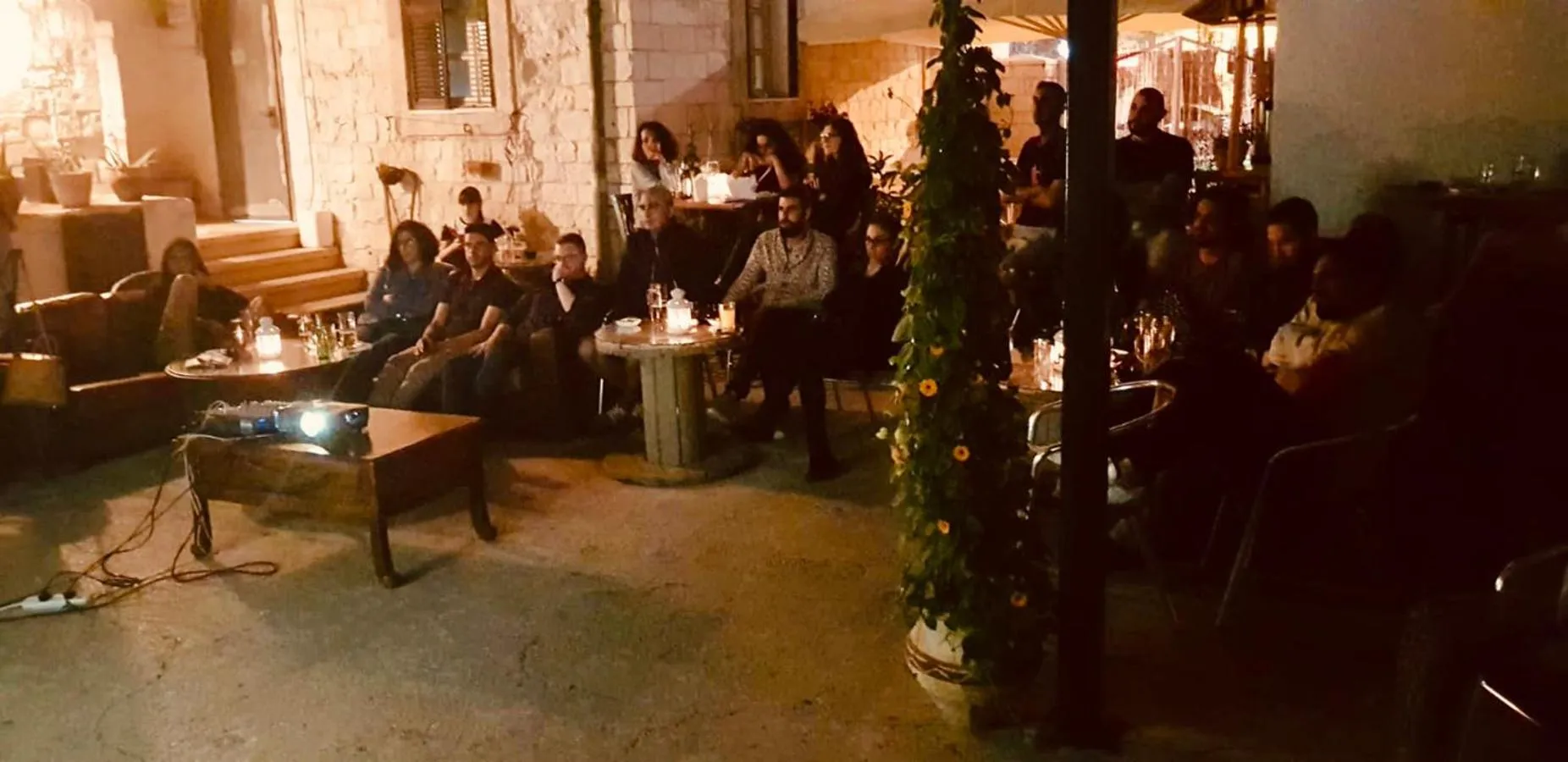 Restaurant/places to eat in Al Yakhour Hostel