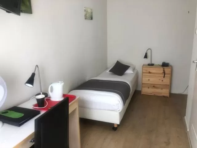 Photo of the whole room, Bed in Delta Hotel City Center