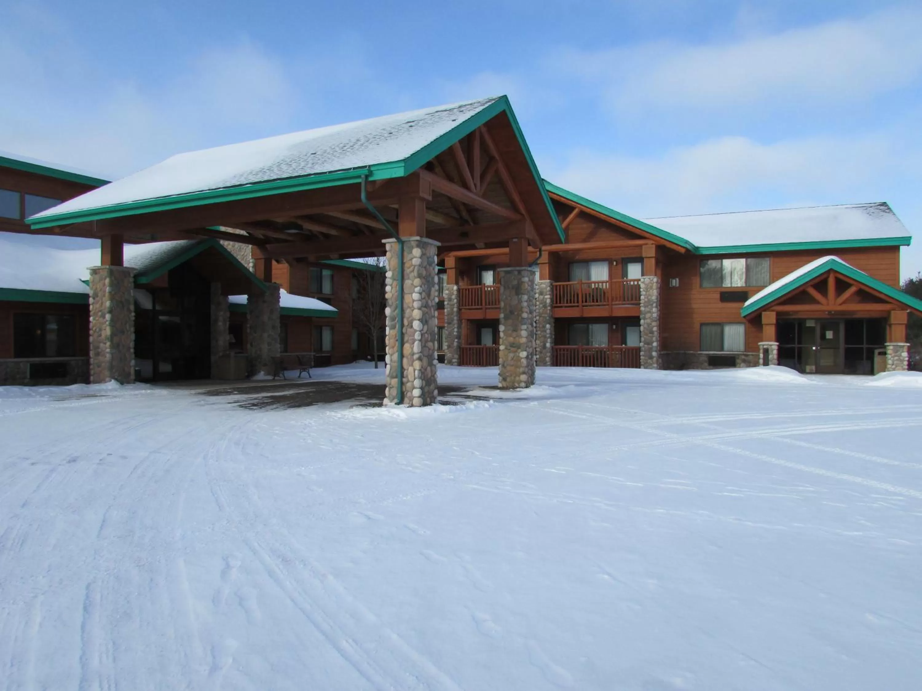 Facade/entrance, Winter in AmeriVu Inn & Suites
