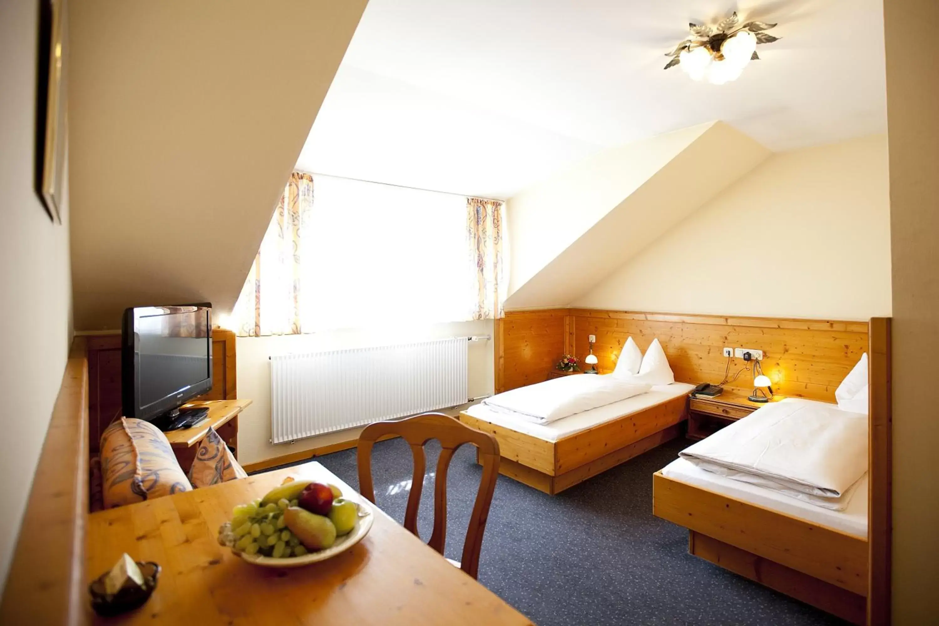 Standard Twin Room in Hotel Schäfflerwirt Standard Twin Room in Hotel Schäfflerwirt