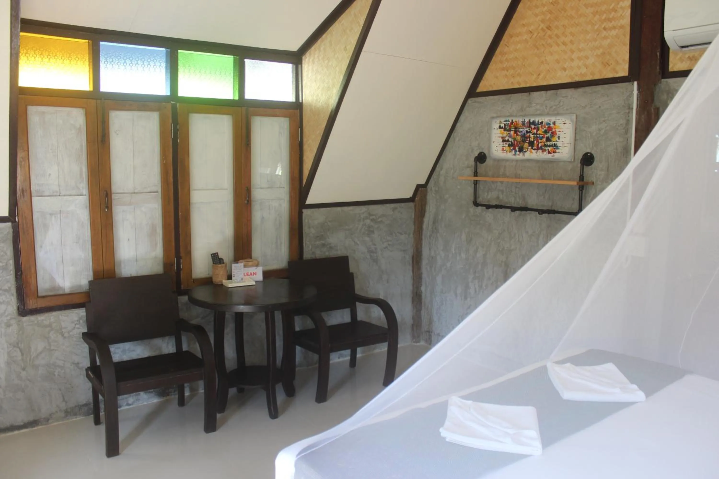 Seating area, Bed in Lanta Happy Hill