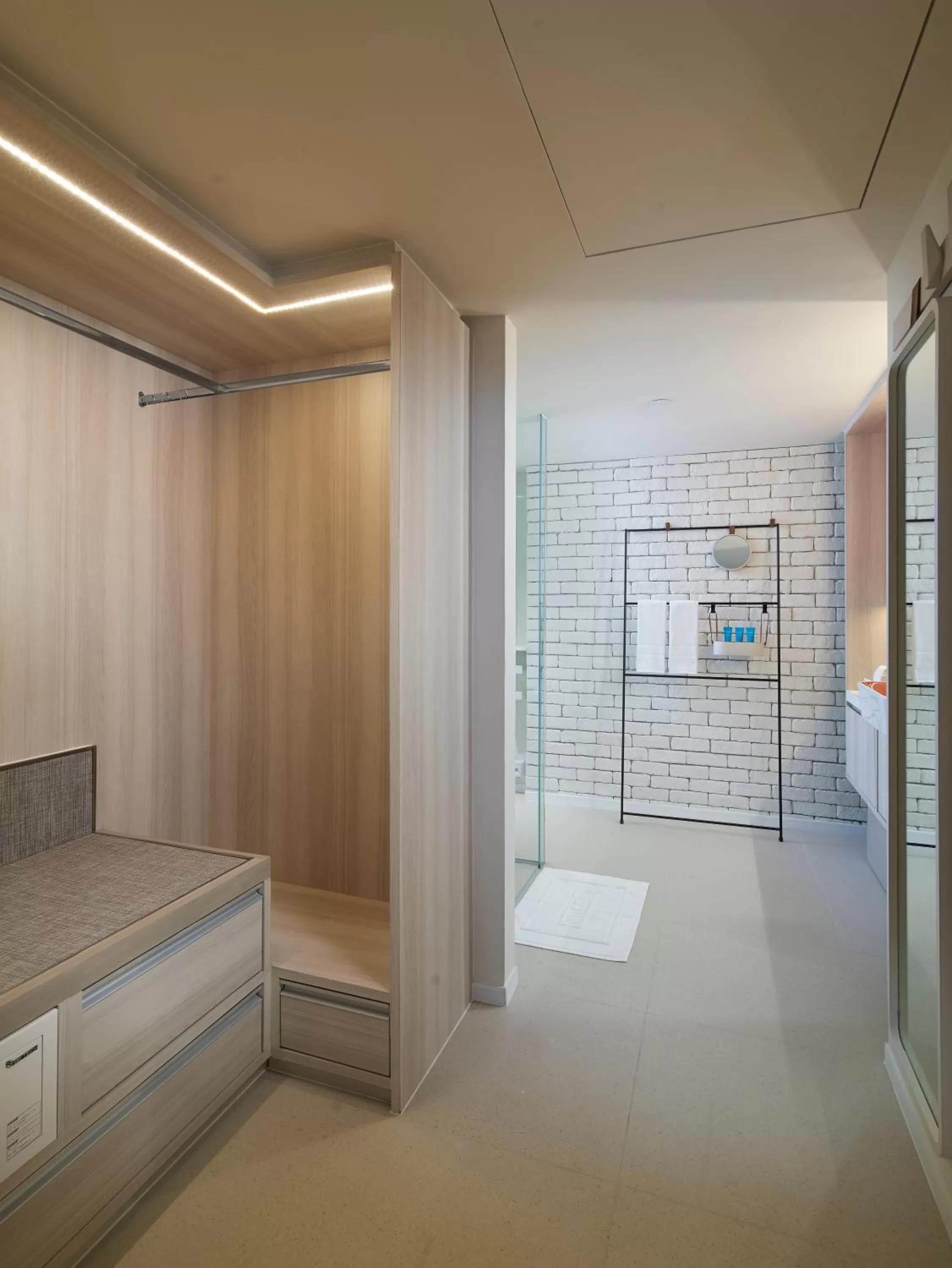 wardrobe in Shama Yen-Akat Bangkok