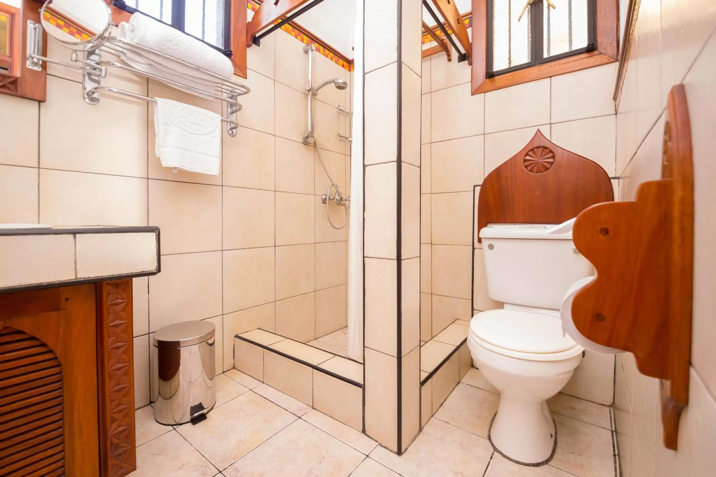 Bathroom in The King Post