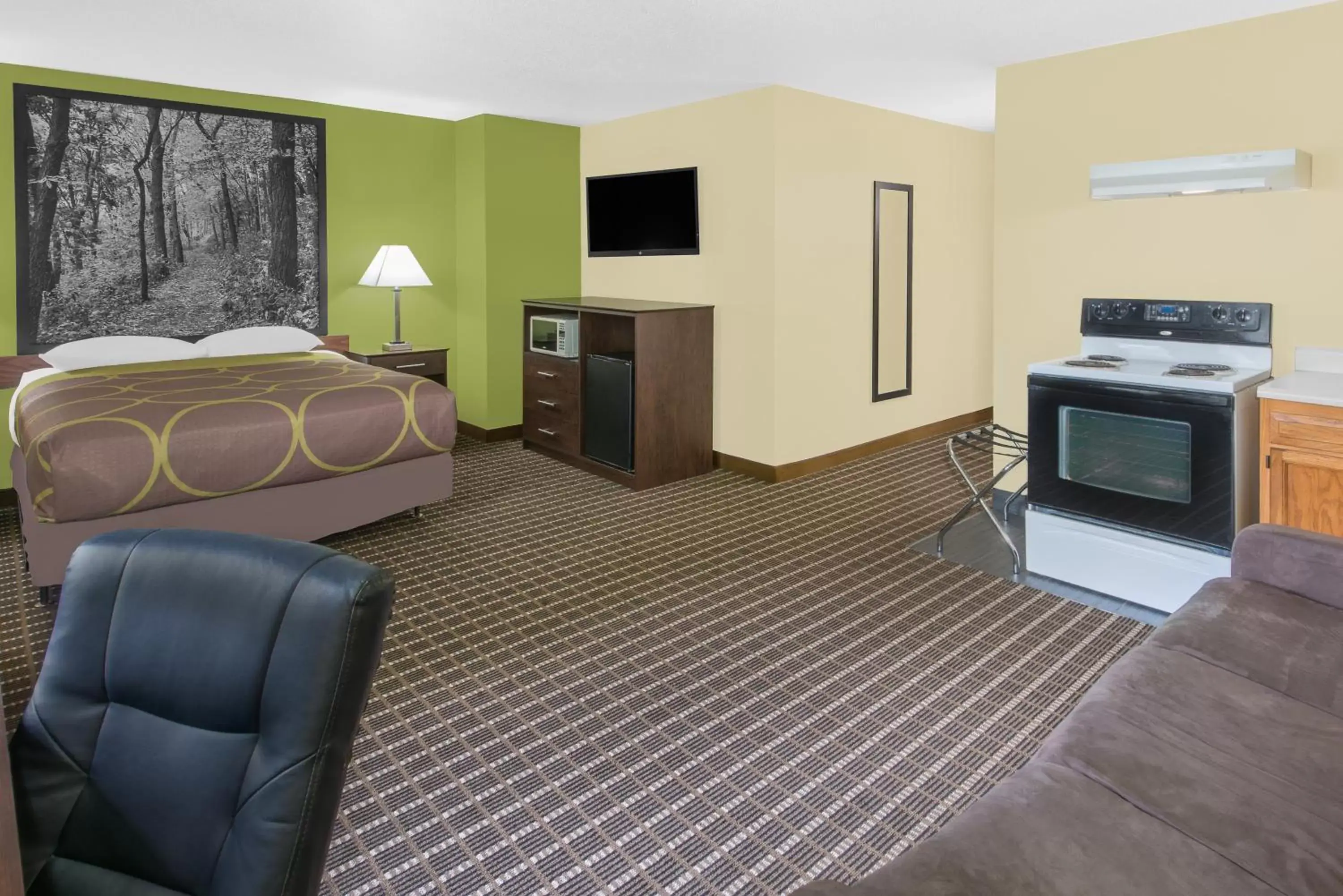 Queen Studio Suite - Non-Smoking in Super 8 by Wyndham Webster City IA Queen Studio Suite - Non-Smoking in Super 8 by Wyndham Webster City IA