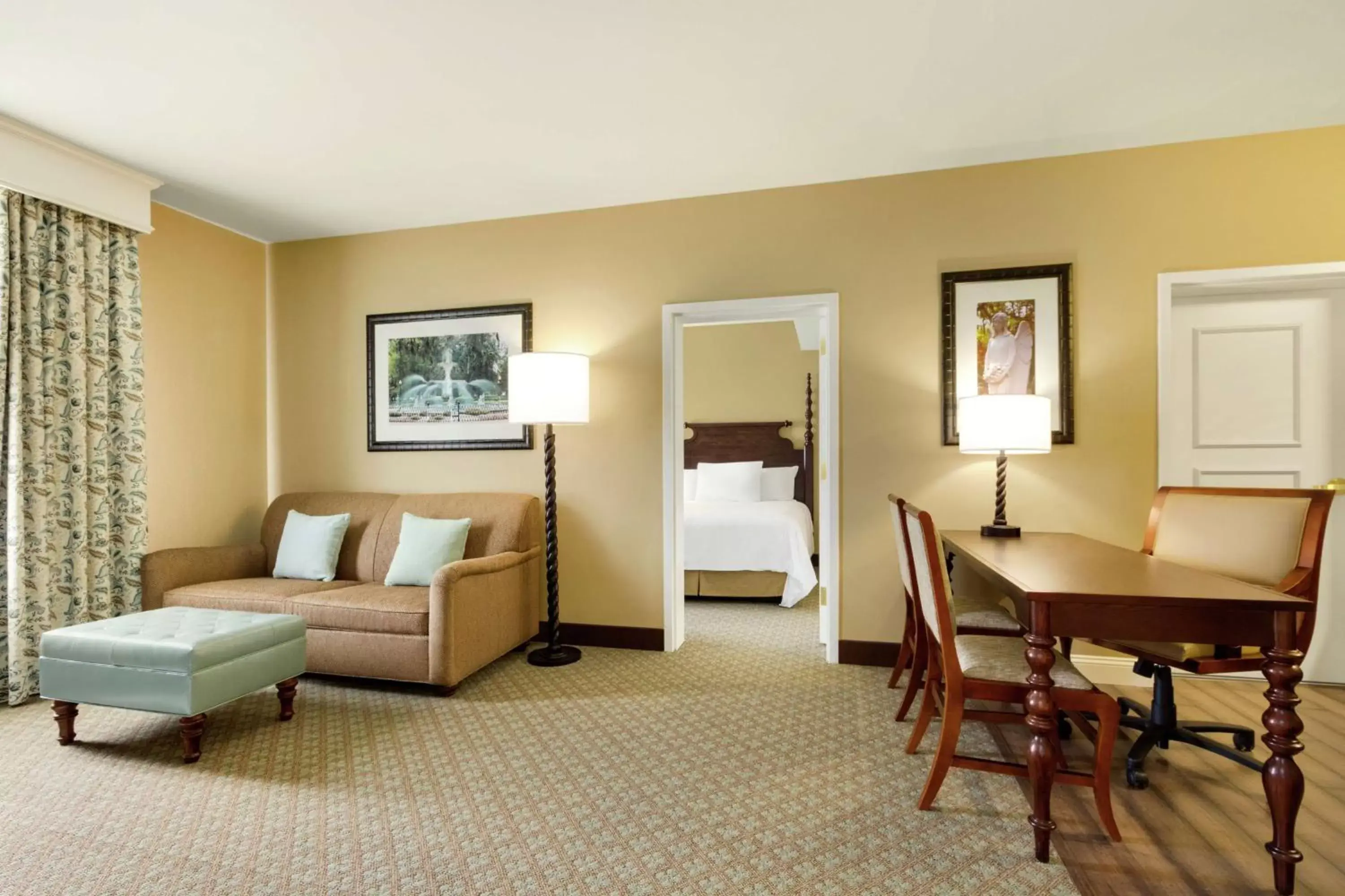 One-Bedroom Queen Suite - Disability Access/Non-Smoking in Embassy Suites Savannah Historic District One-Bedroom Queen Suite - Disability Access/Non-Smoking in Embassy Suites Savannah Historic District