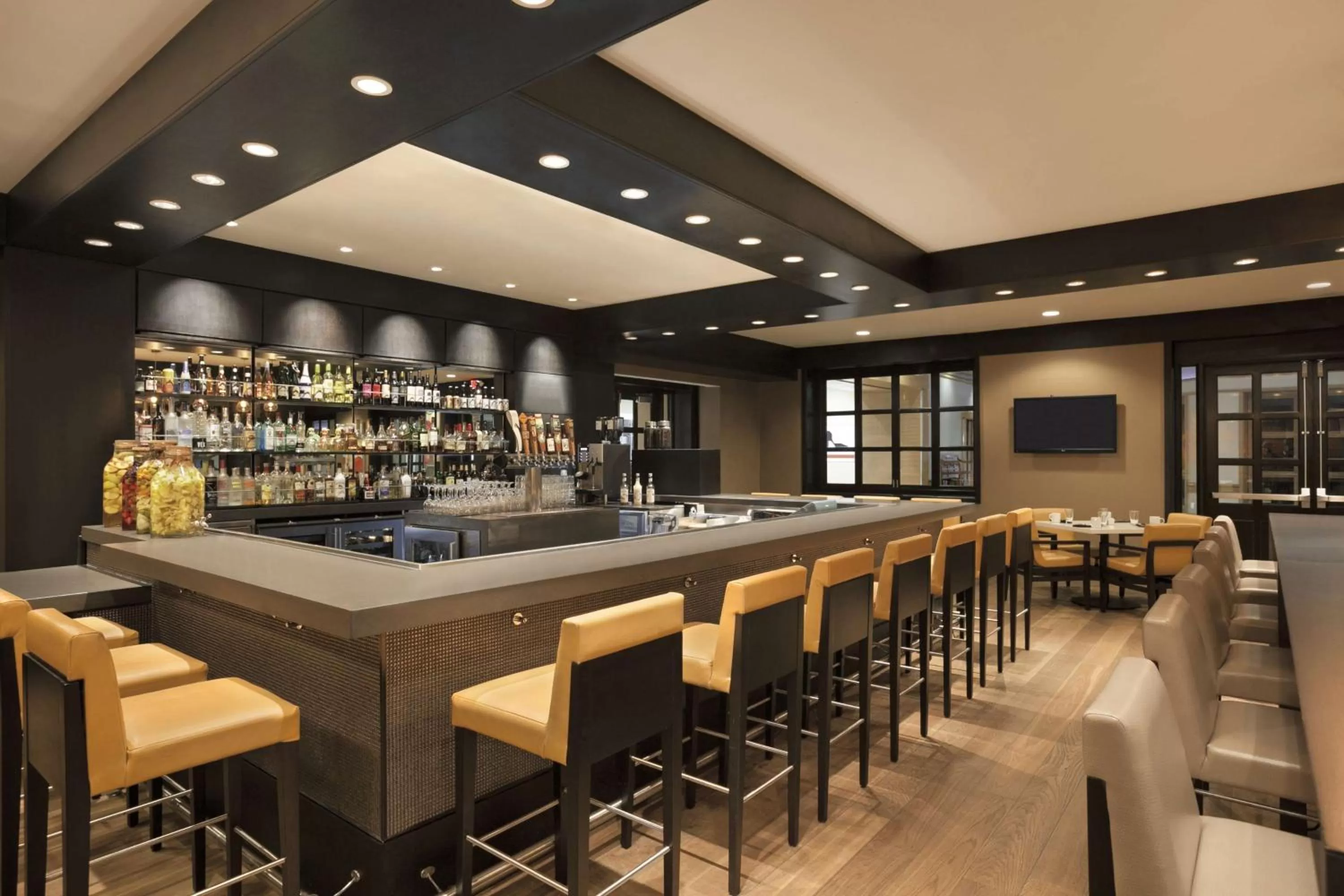 Lounge or bar in Hyatt Regency Birmingham - The Wynfrey Hotel