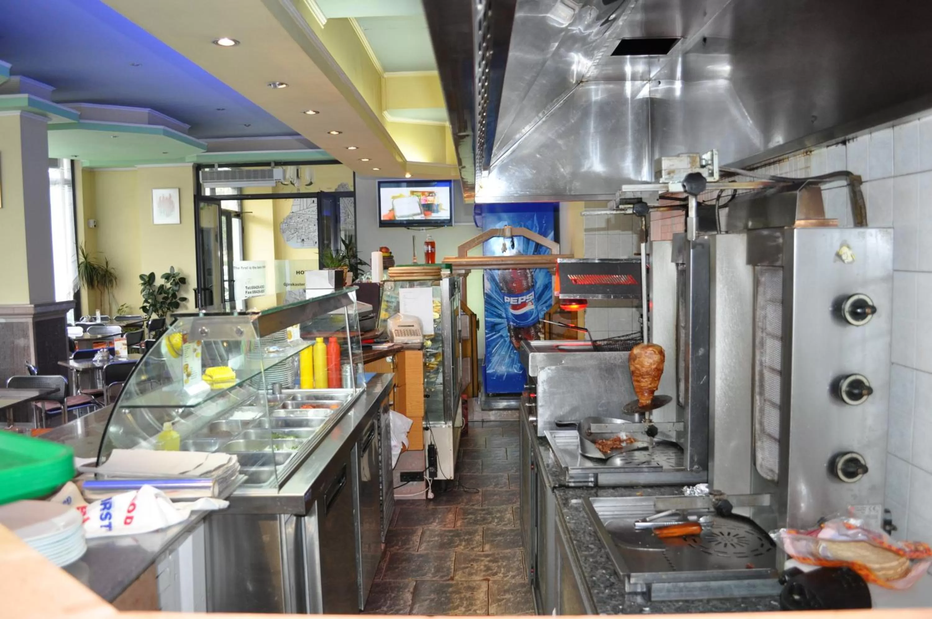 Restaurant/places to eat in Hotel The First