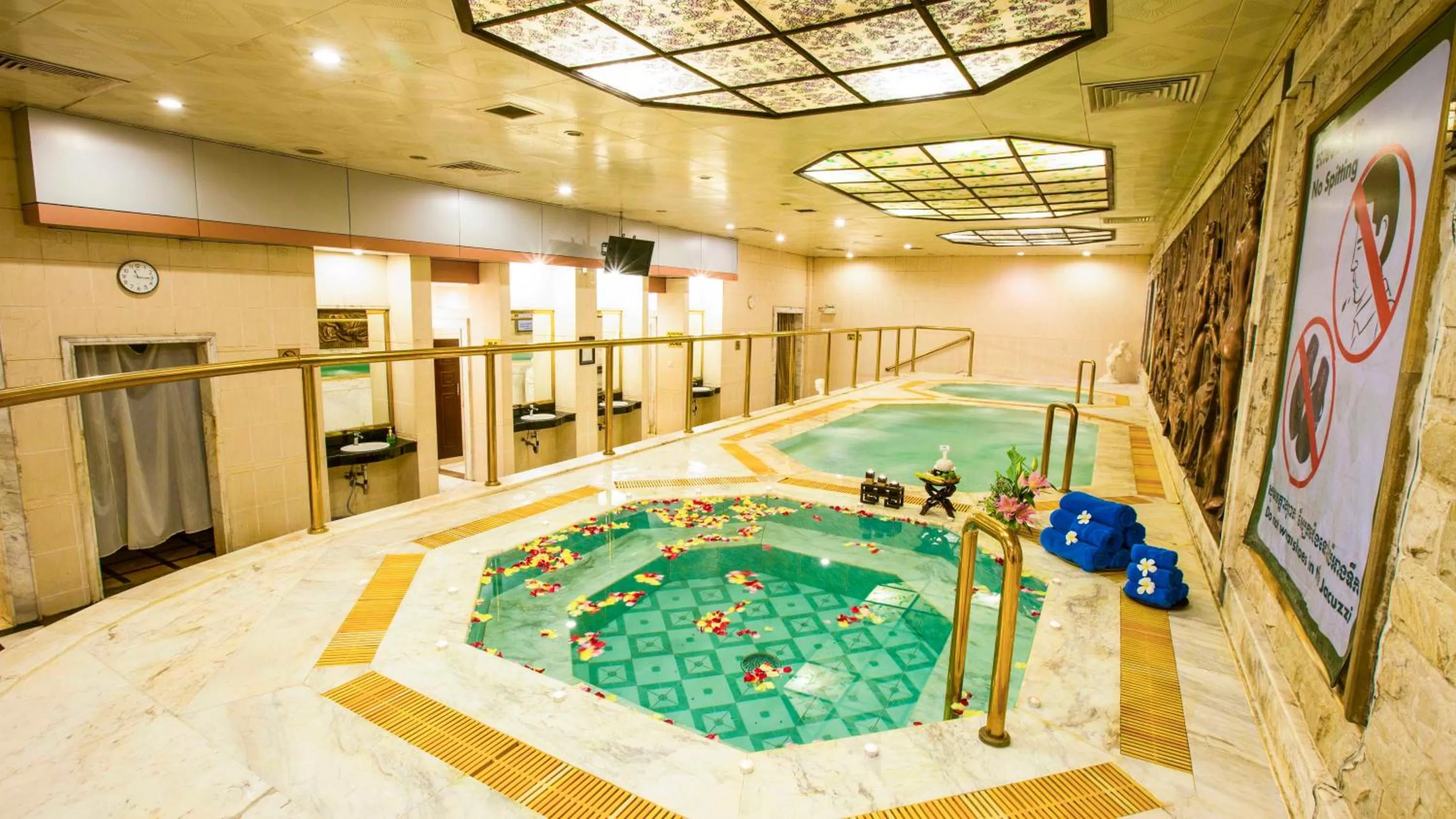 Hot Spring Bath, Spa/Wellness in Phnom Penh Hotel